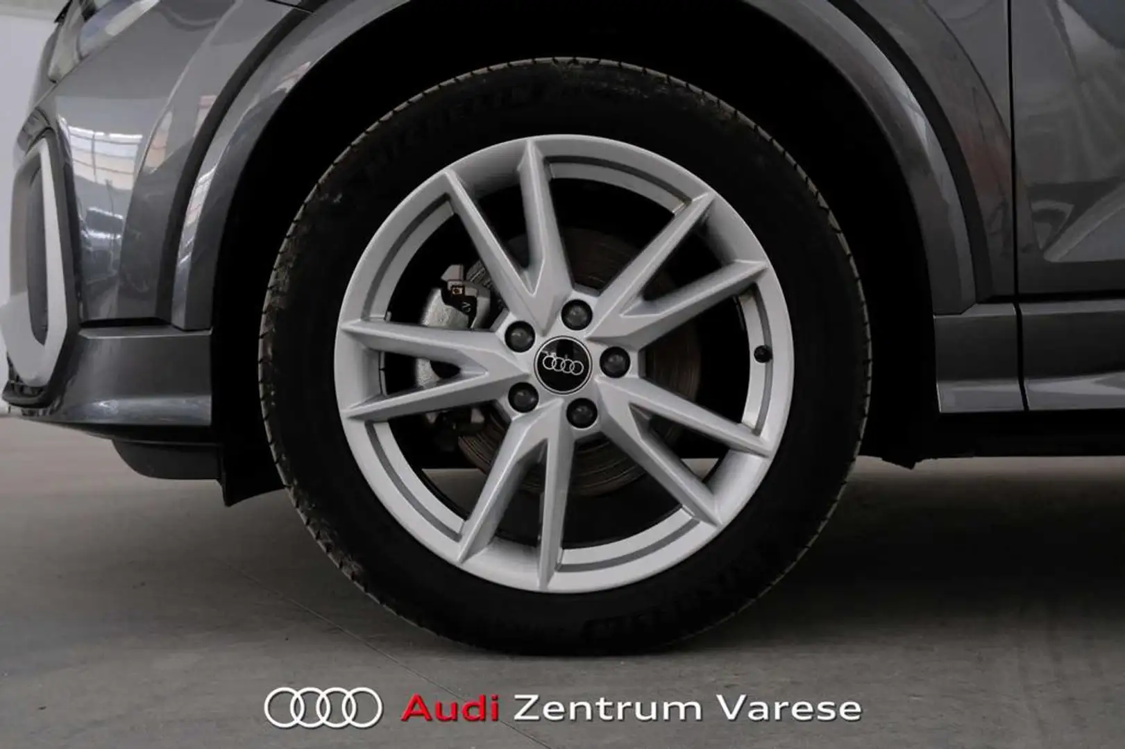 Audi Q2 35 2.0 tdi S line Edition s-tronic Grigio - 2