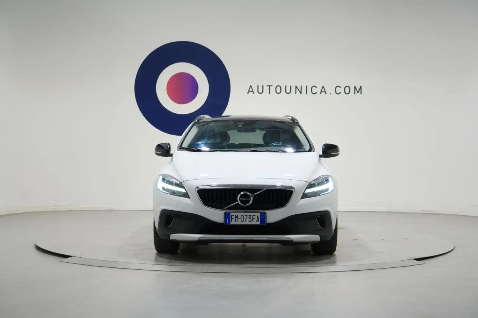 Volvo V40 Cross Country D2 GEARTRONIC PLUS FARI LED TETTO PANORAMA Blanc - 2