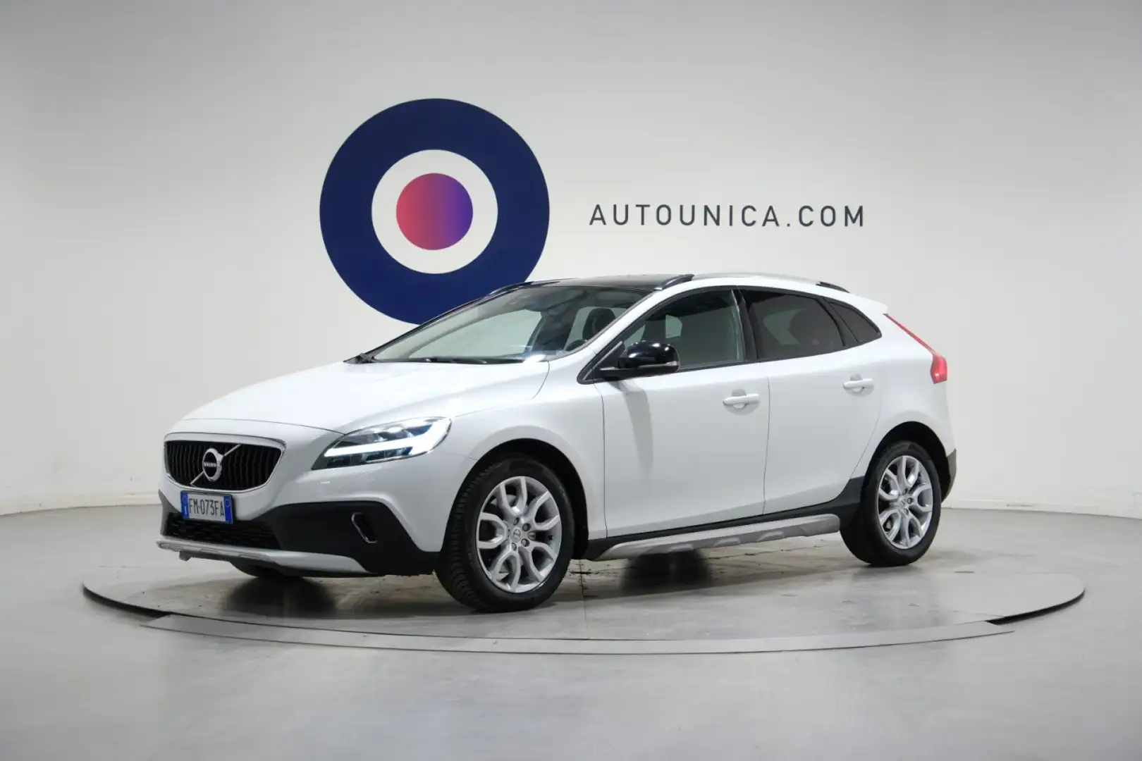 Volvo V40 Cross Country D2 GEARTRONIC PLUS FARI LED TETTO PANORAMA Blanc - 1