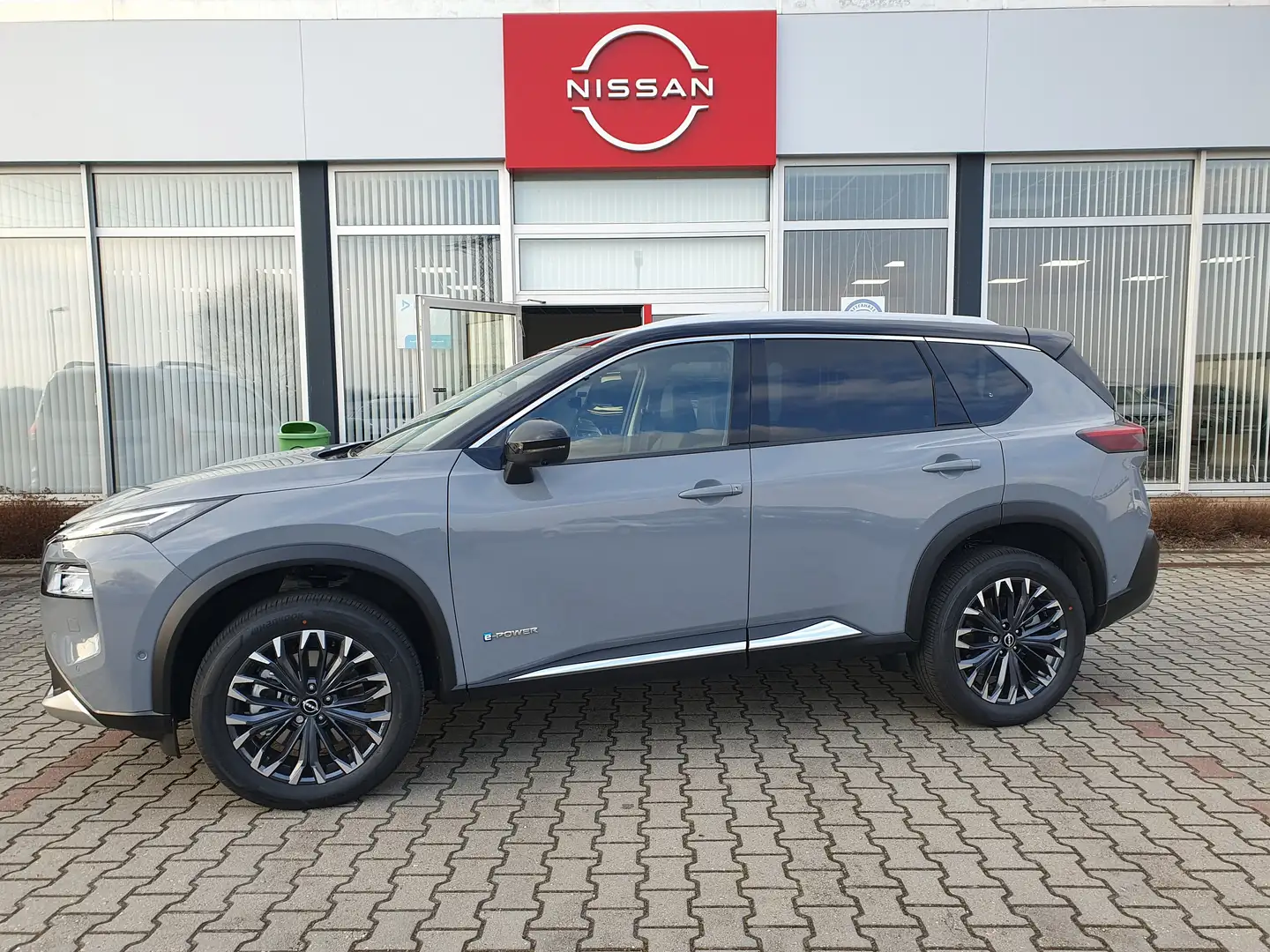 Nissan X-Trail 1.5 VC-T e-POWER e-4ORCE Tekna 4x4 Grau - 2