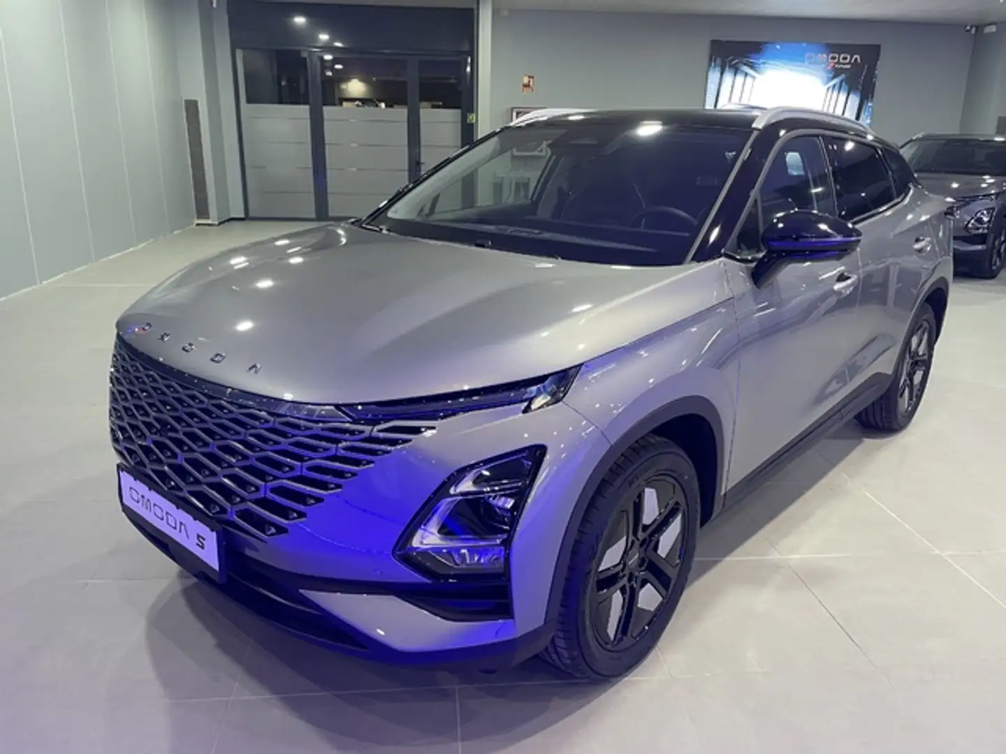 Omoda 5 1.6 Confort 145 Gris - 2