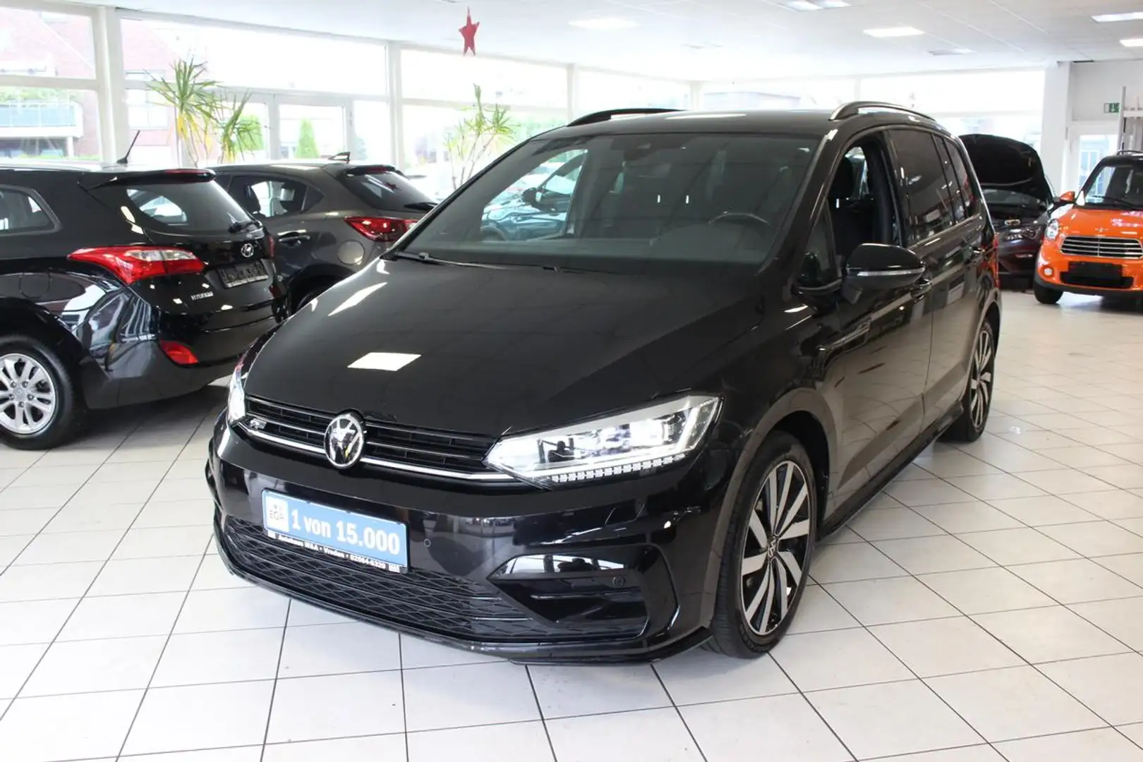 Volkswagen Touran Highline R-Line.AHK.LED Schwarz - 1