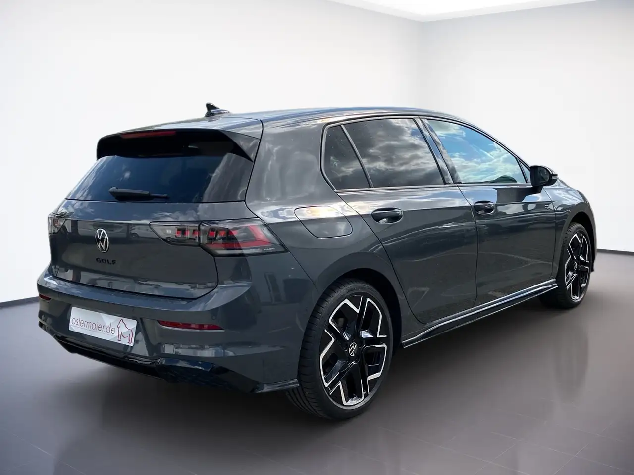 Volkswagen Golf VIII R-LINE BLACK STYLE 2.0TDI 150PS.DSG.LED.NAVI. 4