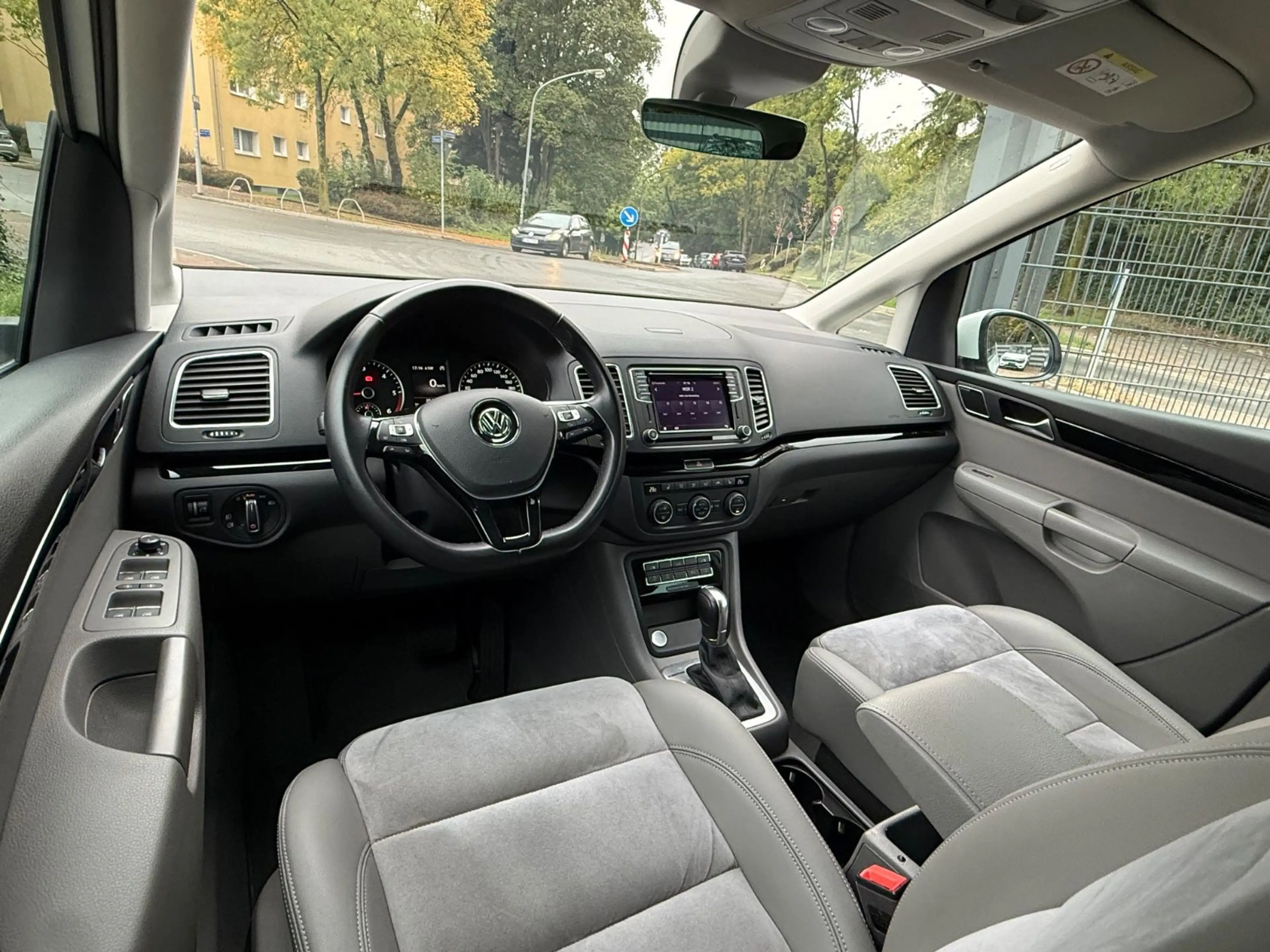 Volkswagen Sharan Highline 4Motion*AHK*DYNAUDIOSOUND*MASSAG — photo 15
