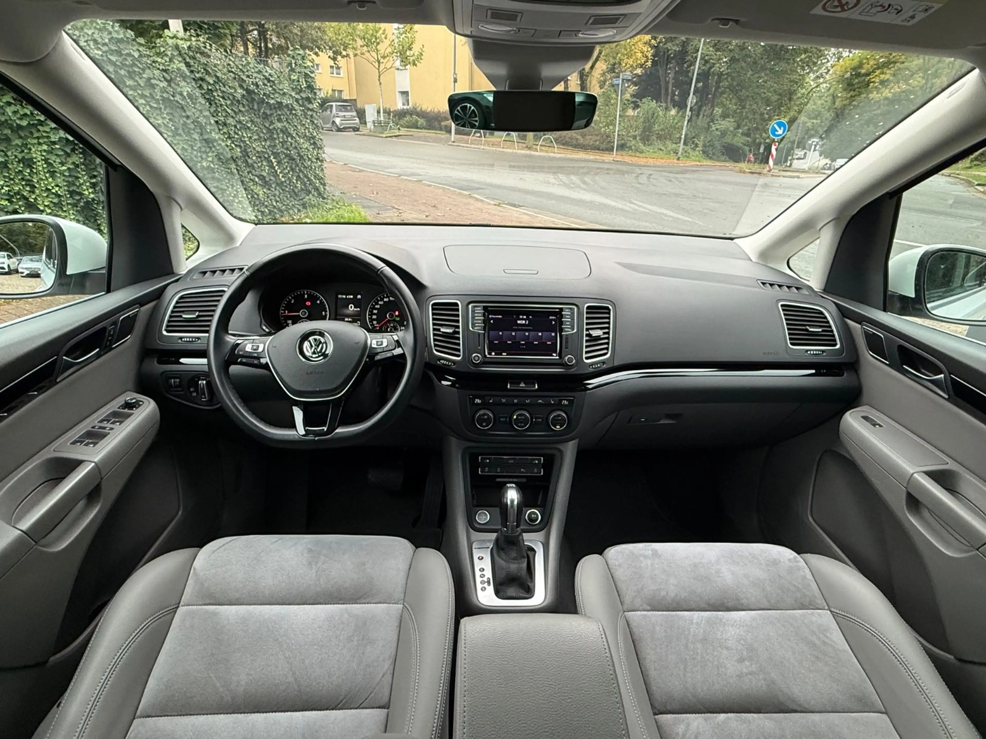 Volkswagen Sharan Highline 4Motion*AHK*DYNAUDIOSOUND*MASSAG — photo 14