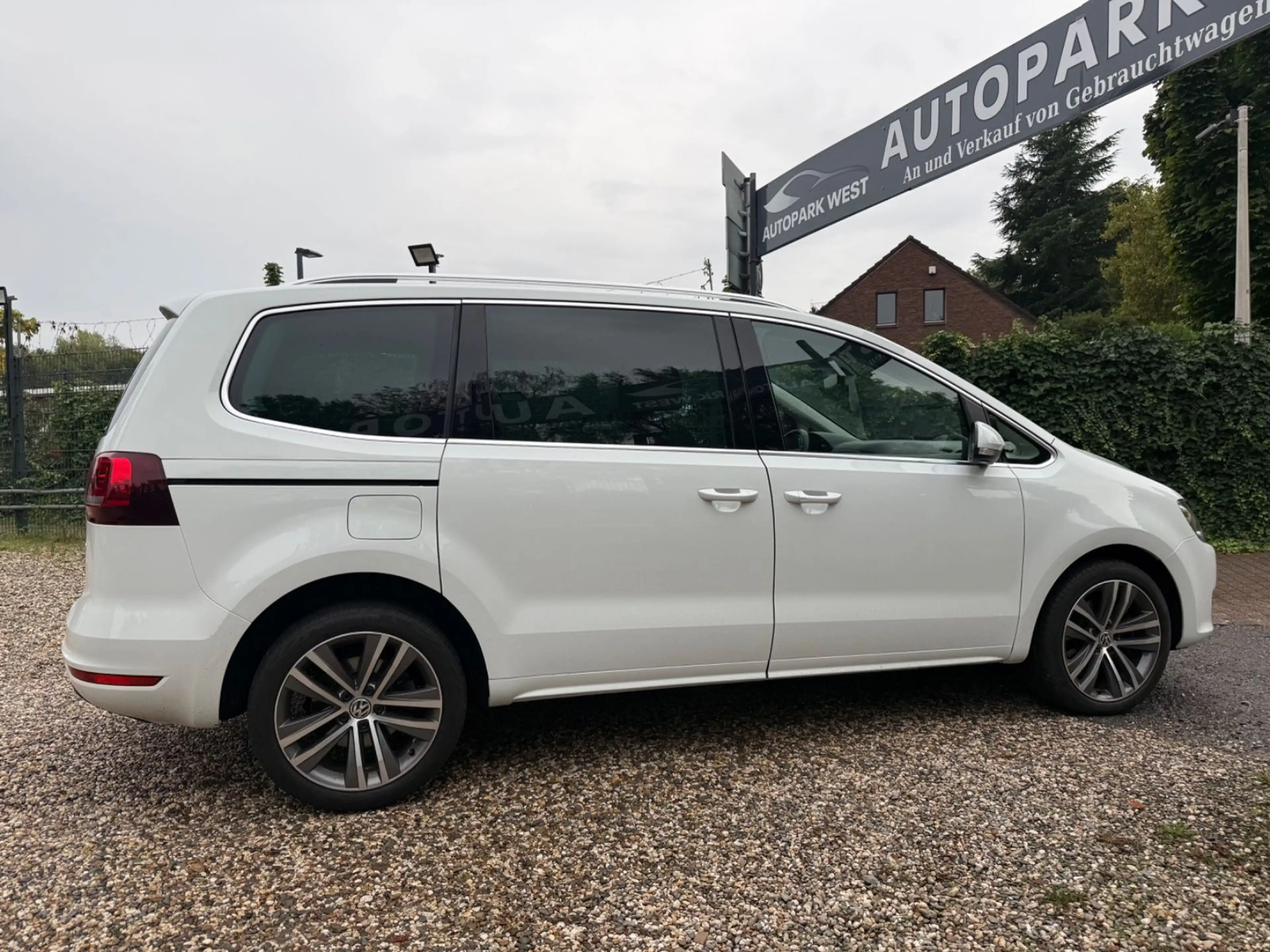 Volkswagen Sharan Highline 4Motion*AHK*DYNAUDIOSOUND*MASSAG — photo 4