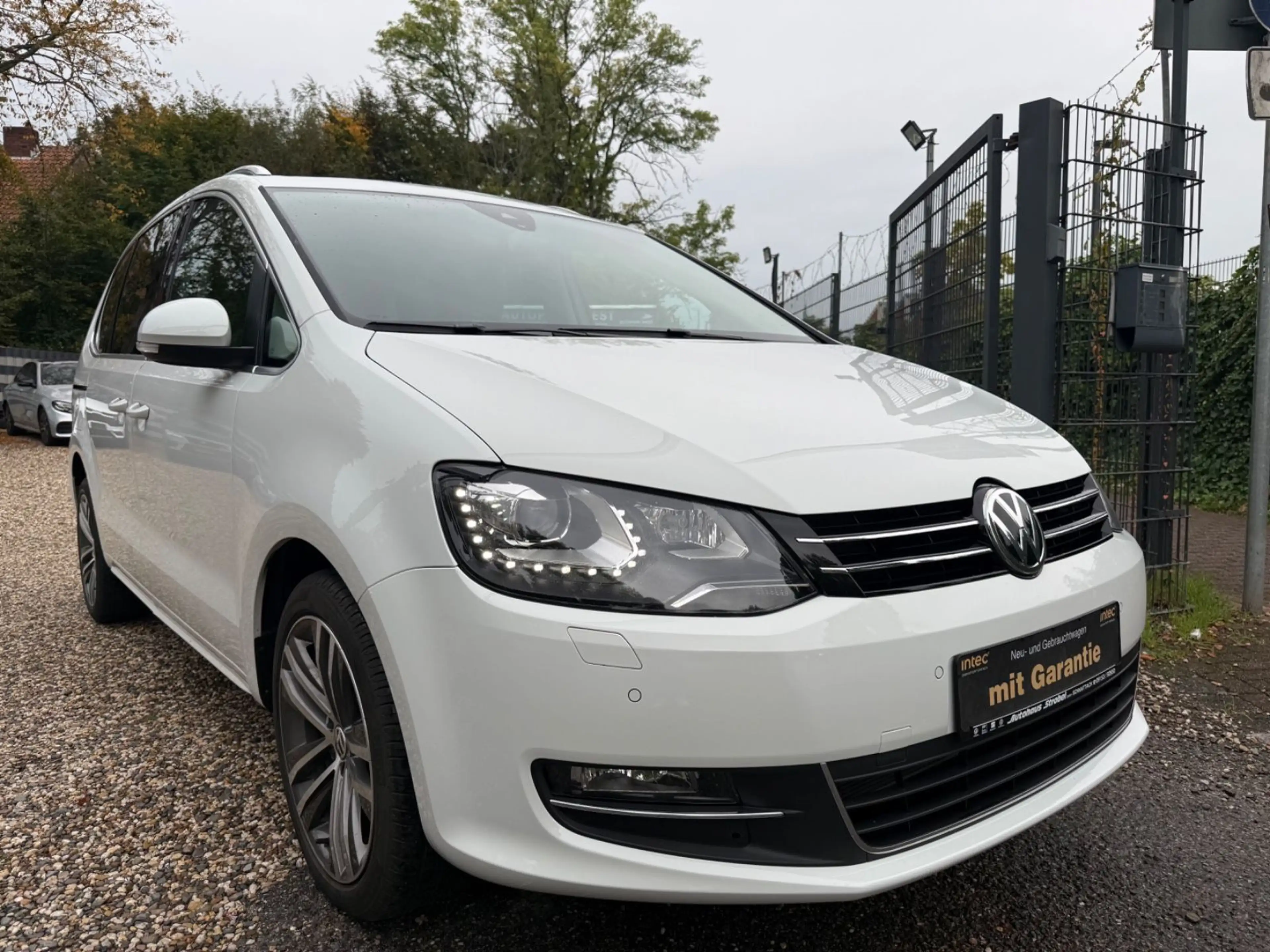 Volkswagen Sharan Highline 4Motion*AHK*DYNAUDIOSOUND*MASSAG — photo 3