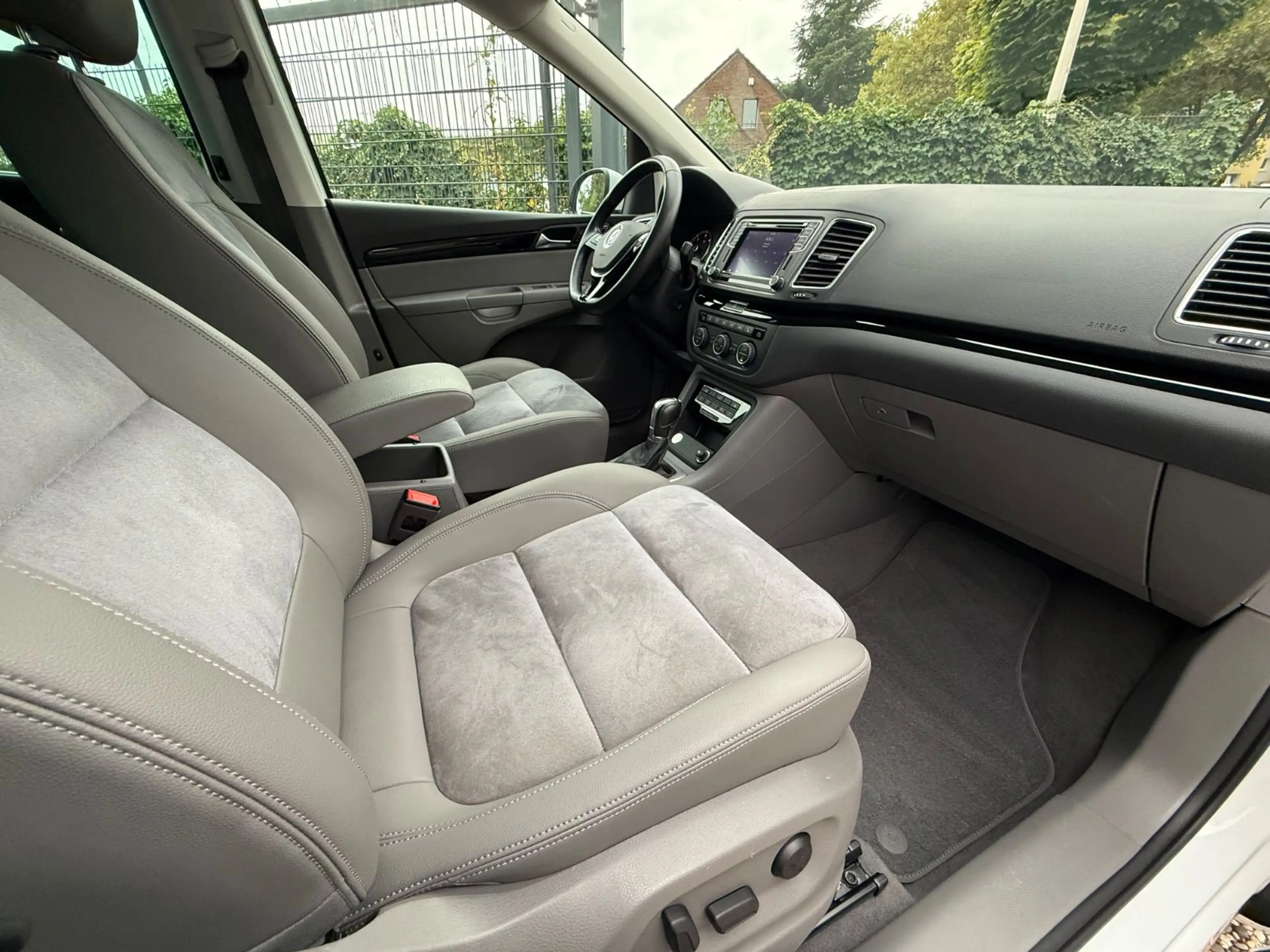 Volkswagen Sharan Highline 4Motion*AHK*DYNAUDIOSOUND*MASSAG — photo 11