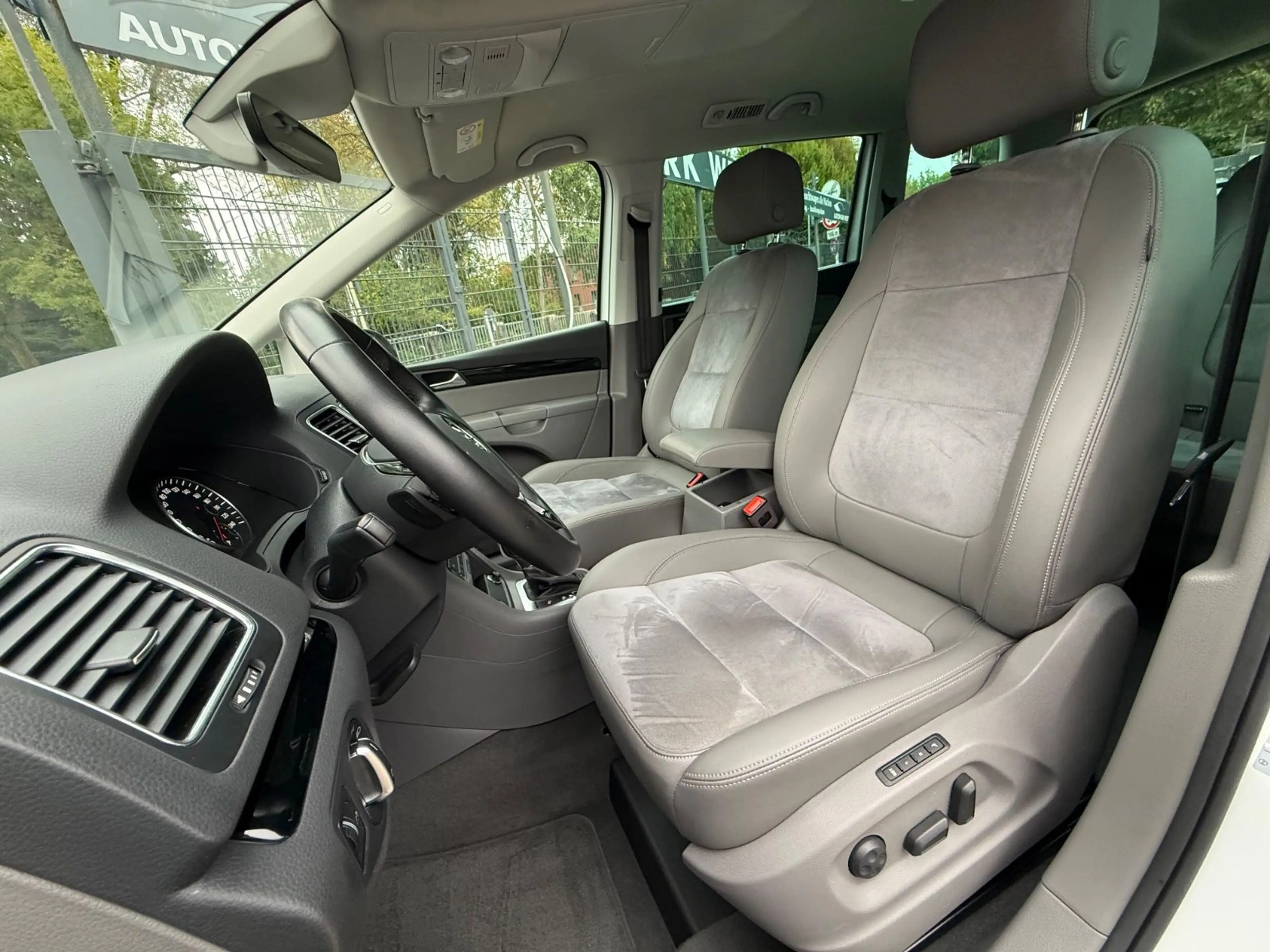 Volkswagen Sharan Highline 4Motion*AHK*DYNAUDIOSOUND*MASSAG — photo 10