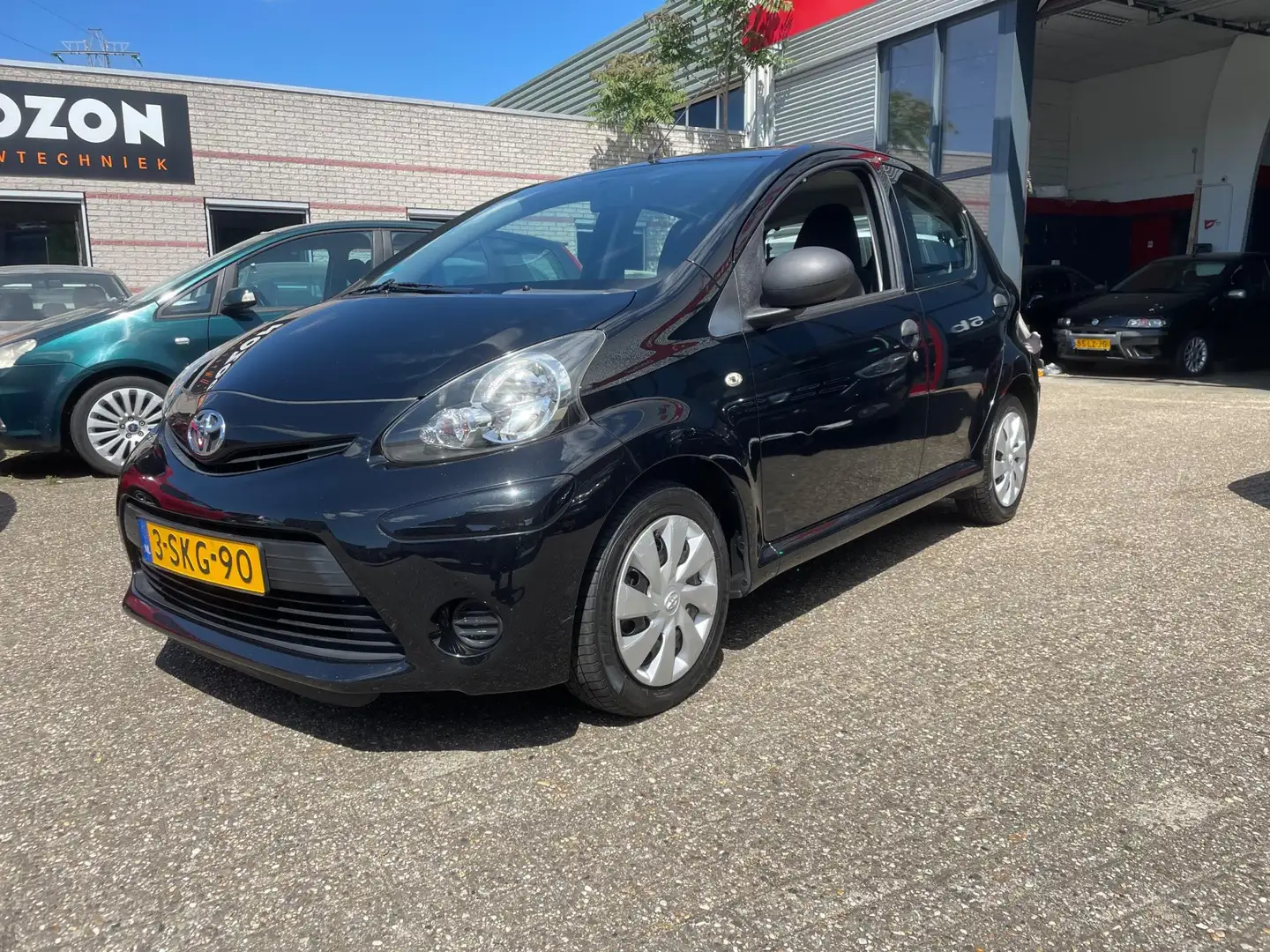 Toyota Aygo 1.0 VVT-i Now airco mooie auto Schwarz - 1