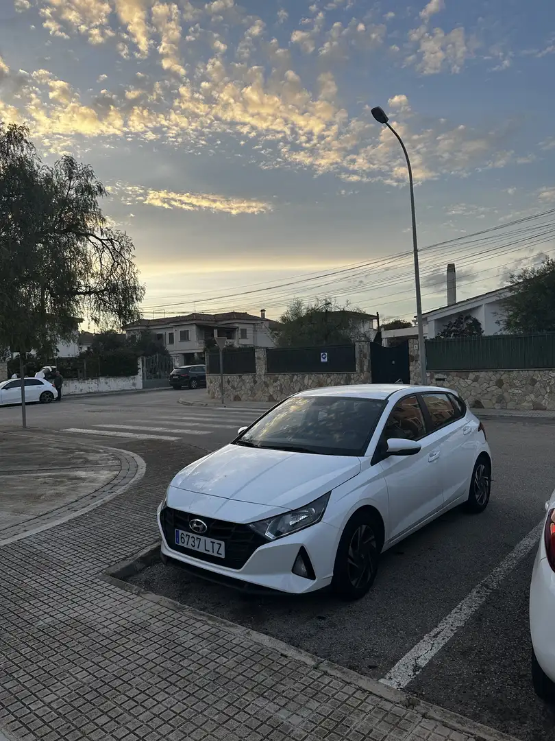 Hyundai i20 1.2 MPI Essence LE - 2