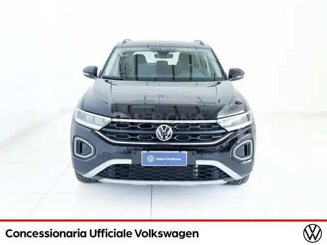 Volkswagen T-Roc view 3