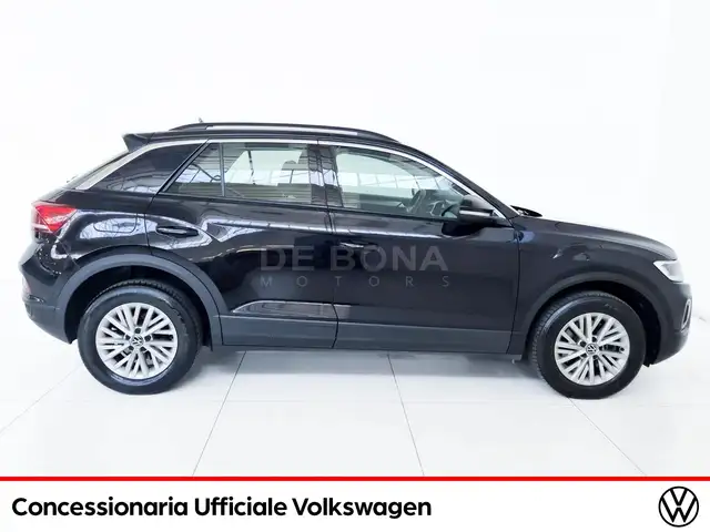 Volkswagen T-Roc view 7