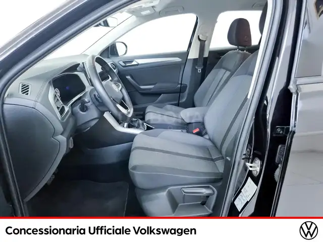 Volkswagen T-Roc view 8