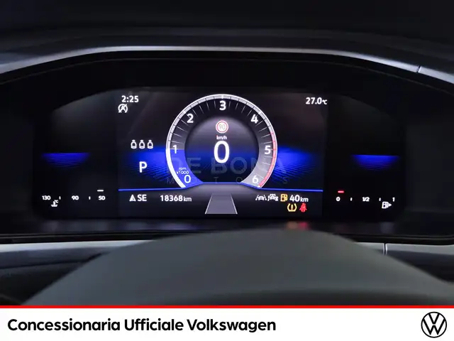 Volkswagen T-Roc view 12