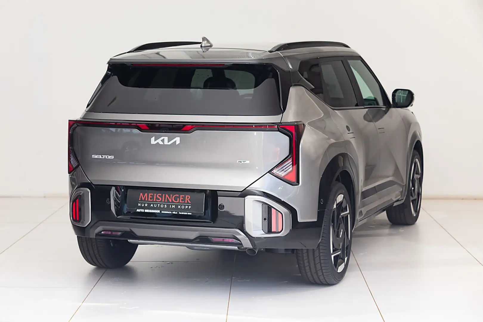 Kia Seltos 1,6 TGDI 180 4WD GT-Line Aut. Grau - 2