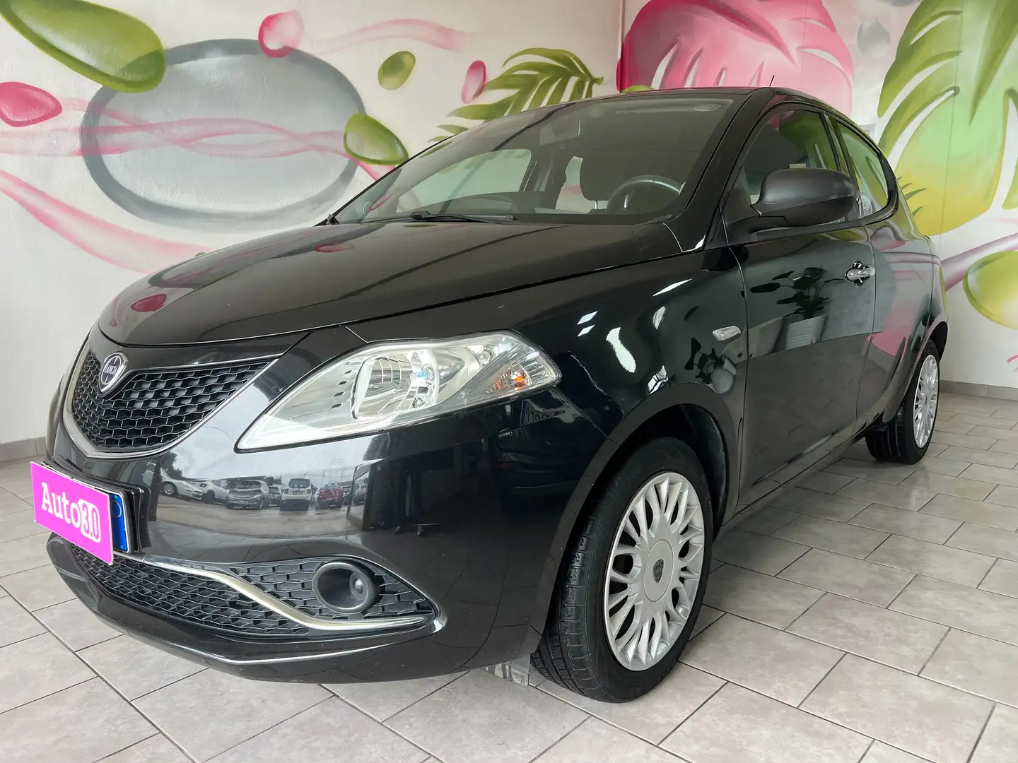Lancia Ypsilon Ypsilon III 2015 1.2 Gold 69cv Zwart - 1
