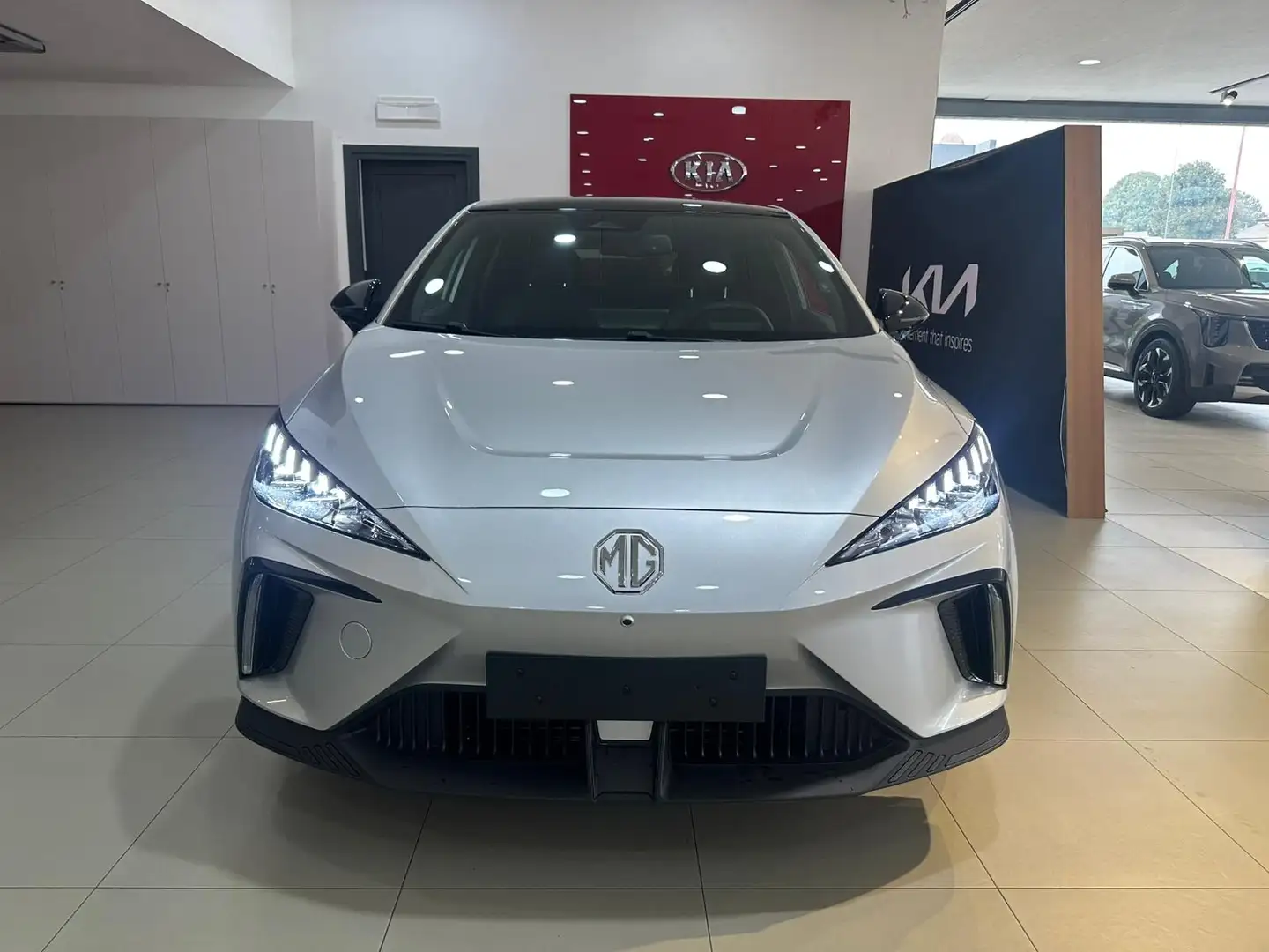 MG MG4 4 EV 77kwh EDU 2WD LUX LHD heat pump Grigio - 2