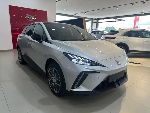 MG MG4 4 EV 77kwh EDU 2WD LUX LHD heat pump