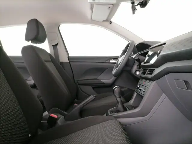 Volkswagen T-Cross view 6