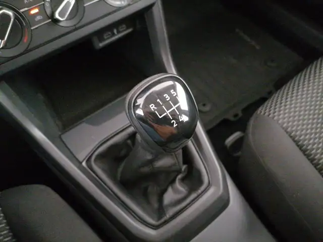 Volkswagen T-Cross view 13