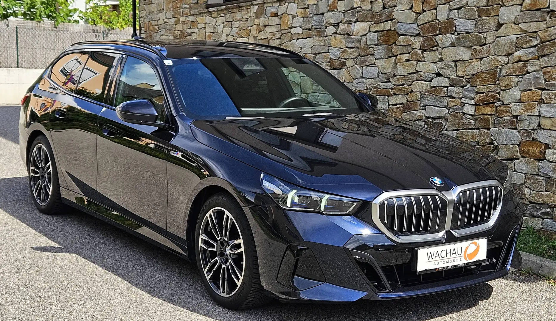 BMW 520 d Touring MHEV Aut.*M-Paket*Memory*Harman Kardon* Schwarz - 2