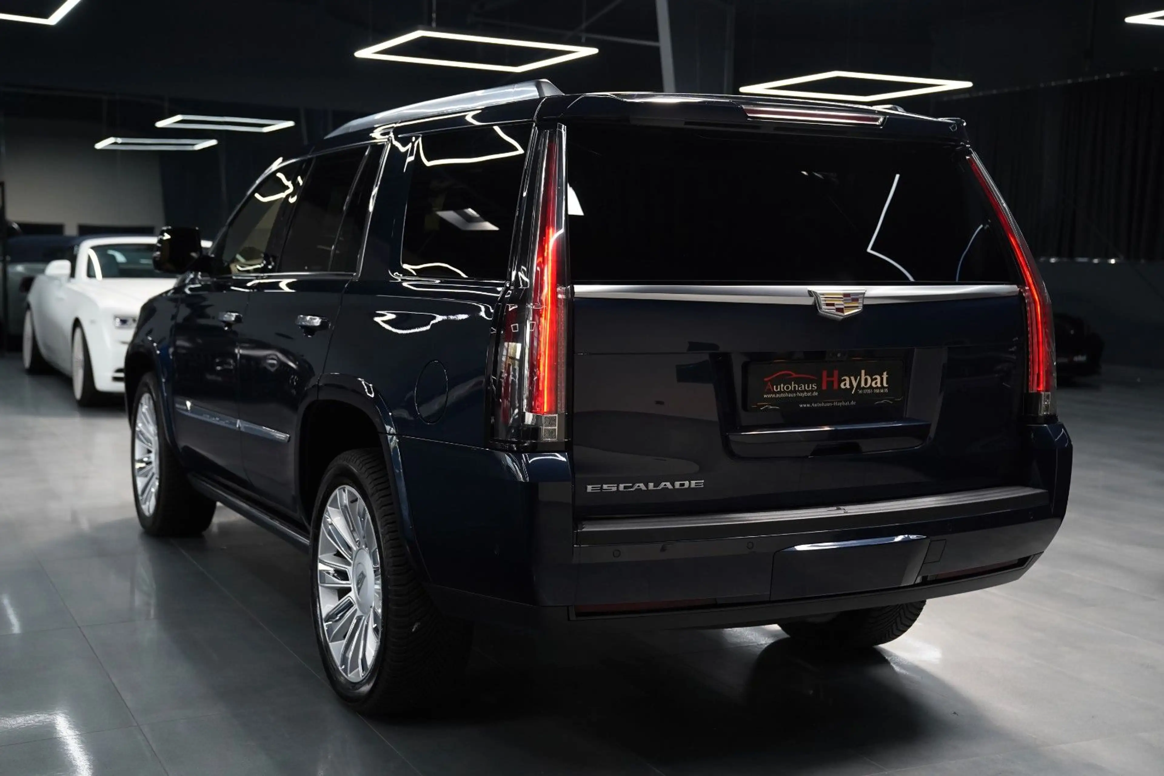 Cadillac Escalade 6.2 V8 Platinum — photo 4