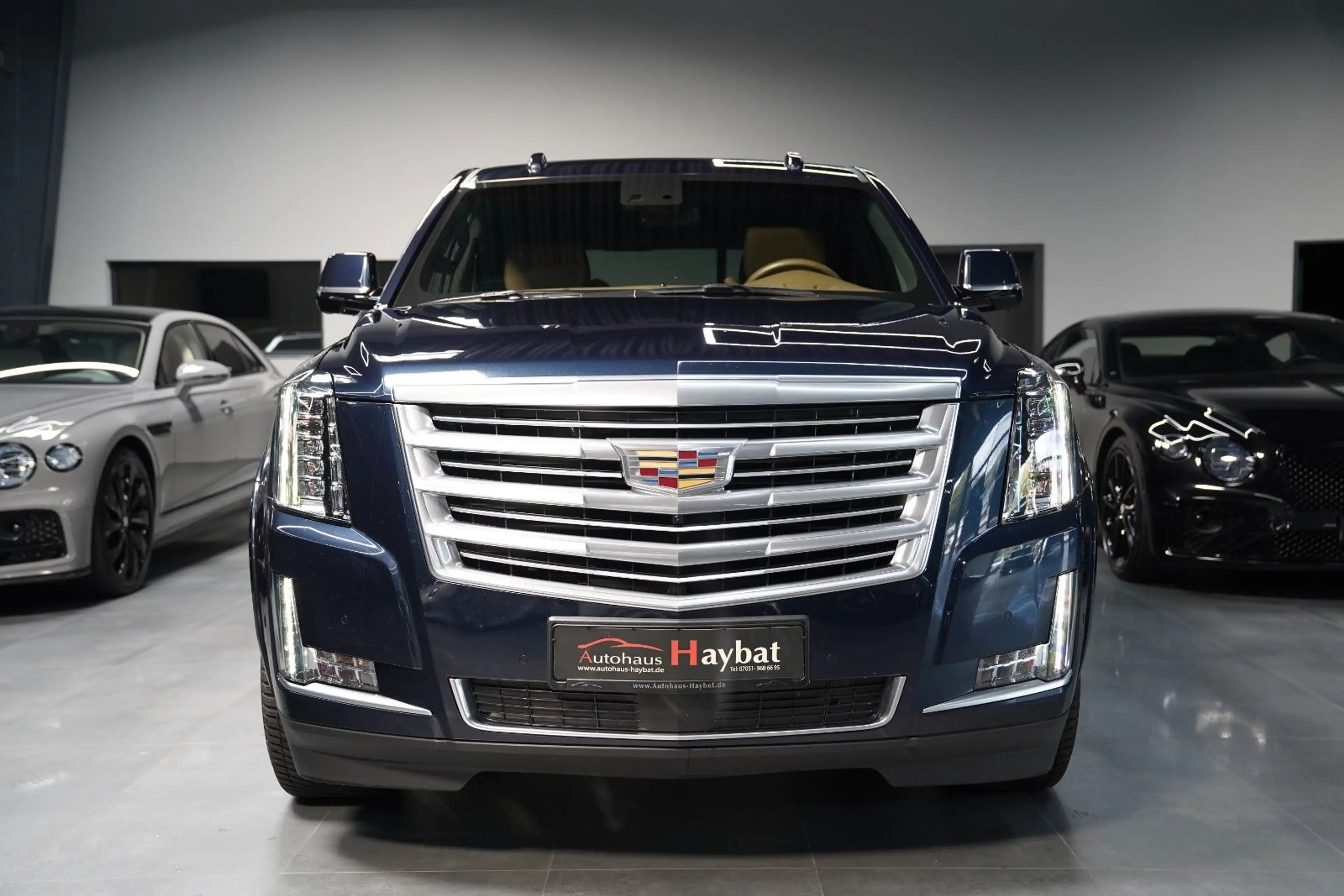 Cadillac Escalade 6.2 V8 Platinum — photo 2
