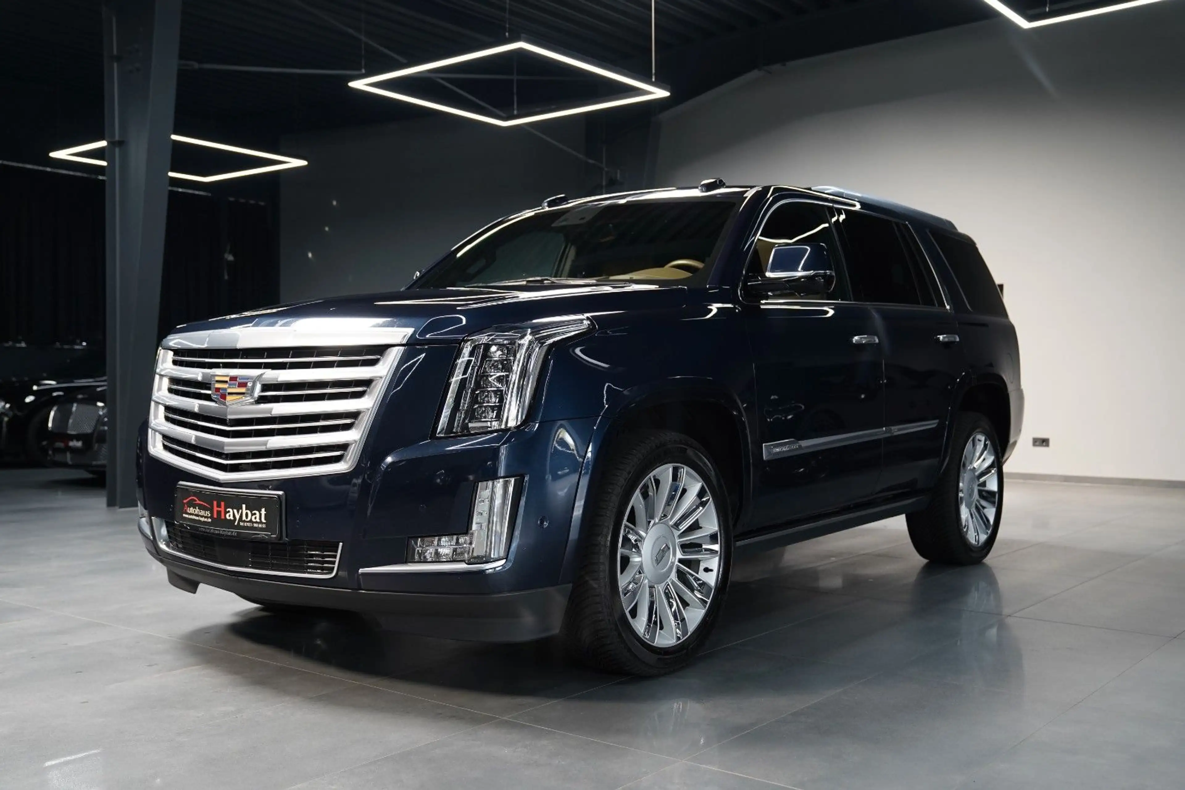 Cadillac Escalade 6.2 V8 Platinum — photo 3