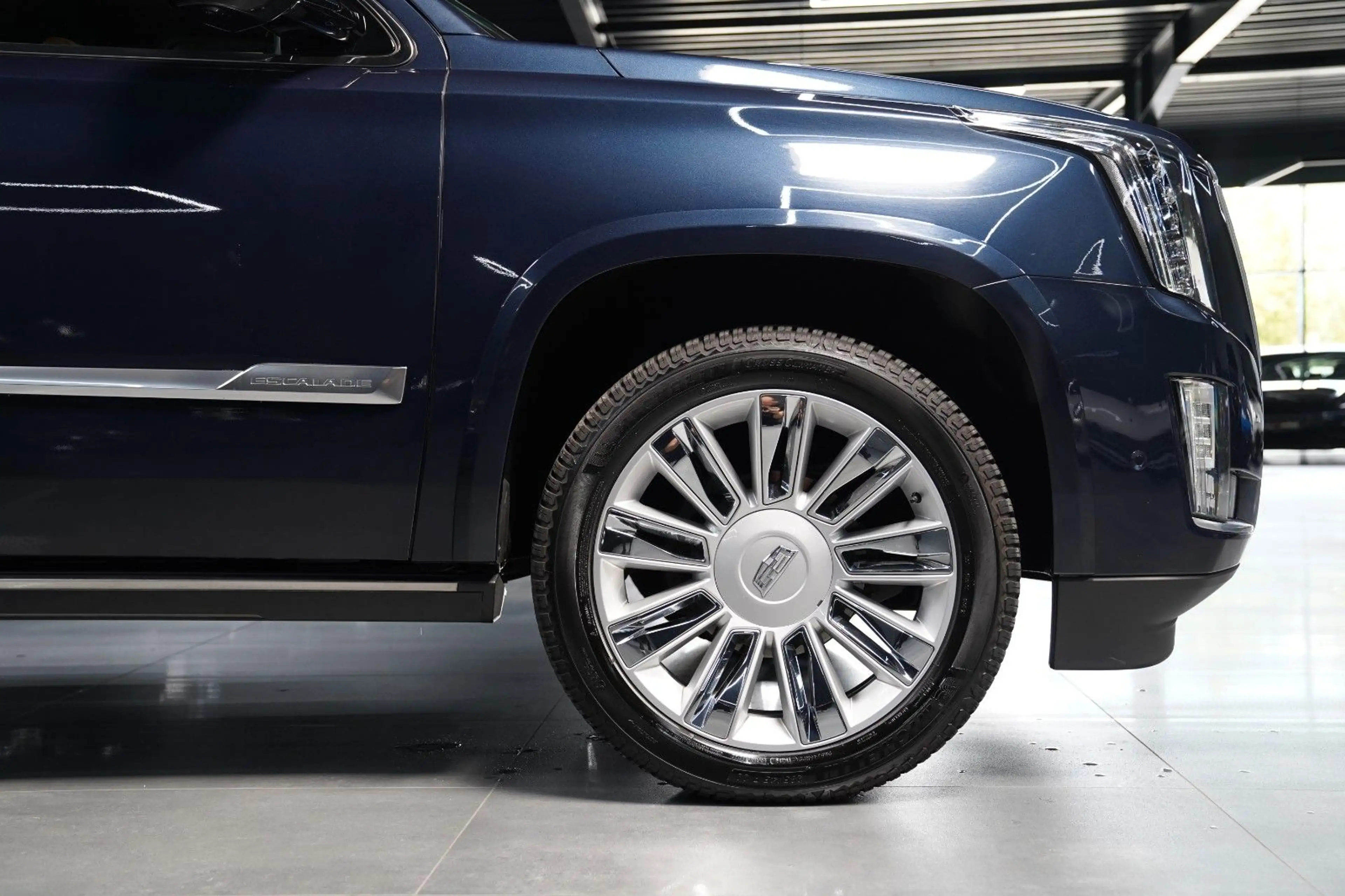 Cadillac Escalade 6.2 V8 Platinum — photo 7
