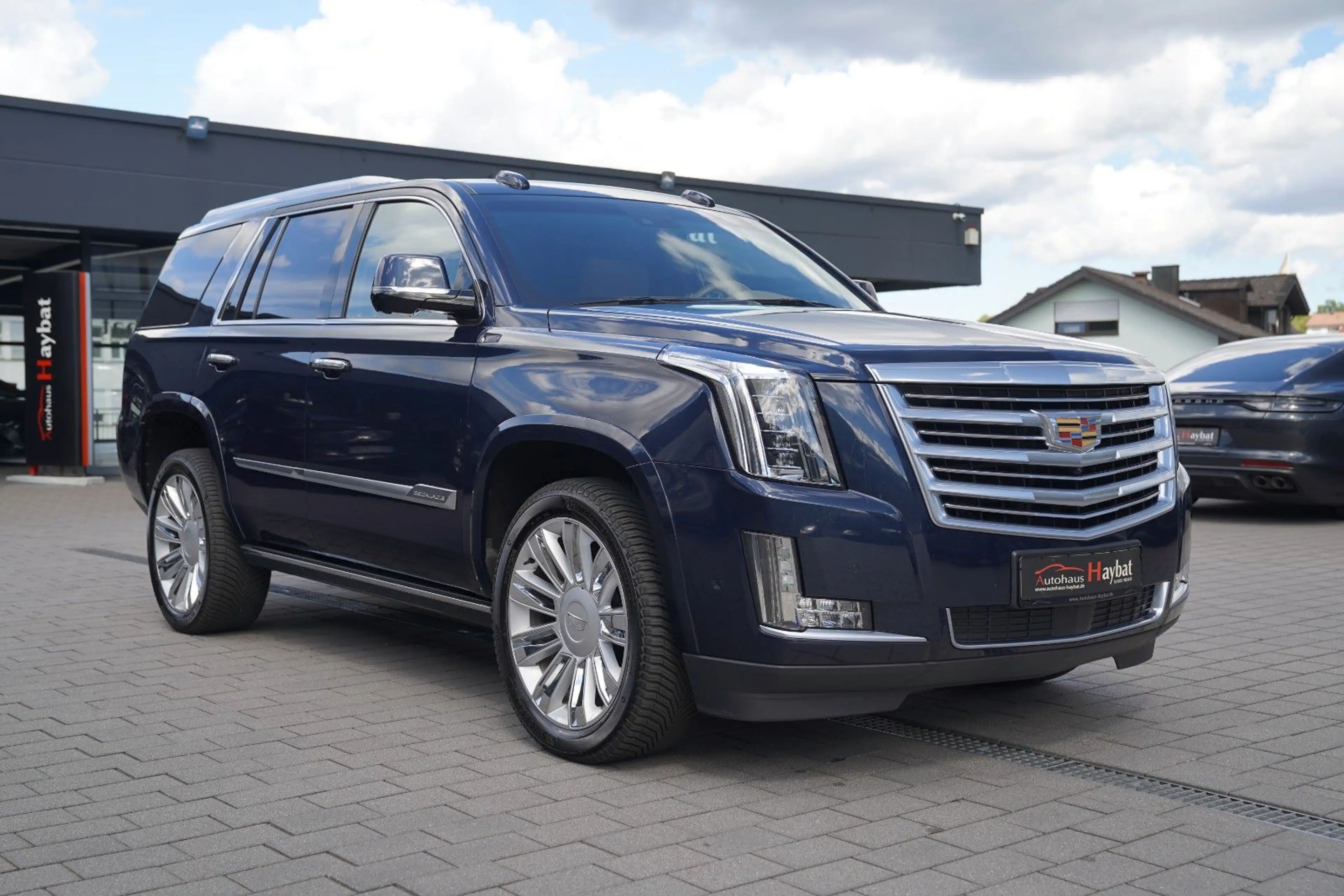 Cadillac Escalade 6.2 V8 Platinum — photo 10