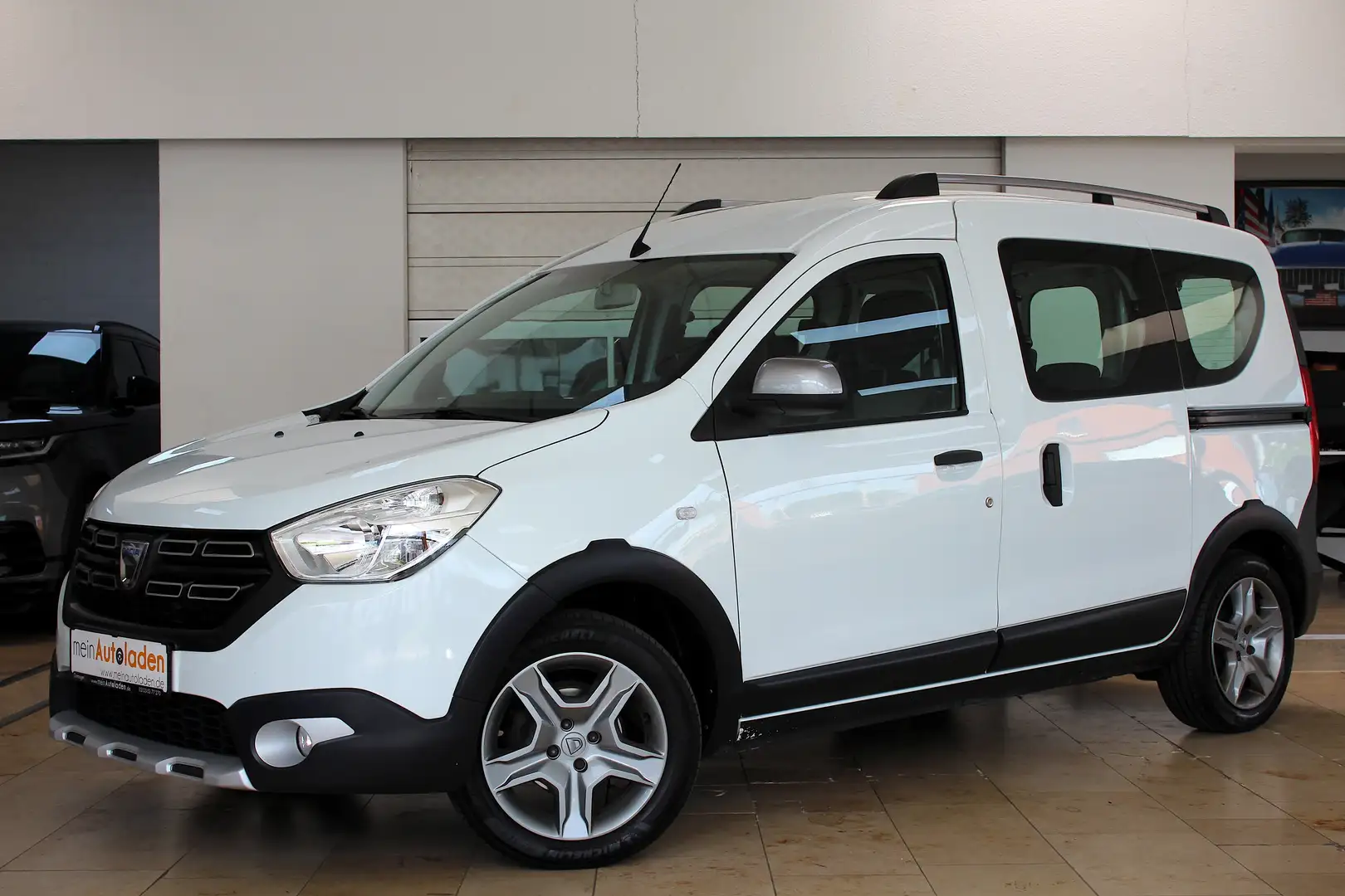 Dacia Dokker 1.6 LPG Stepway *NAVI*PDC*SHZ*TEMPOMAT*APPLE*DAB* Weiß - 1