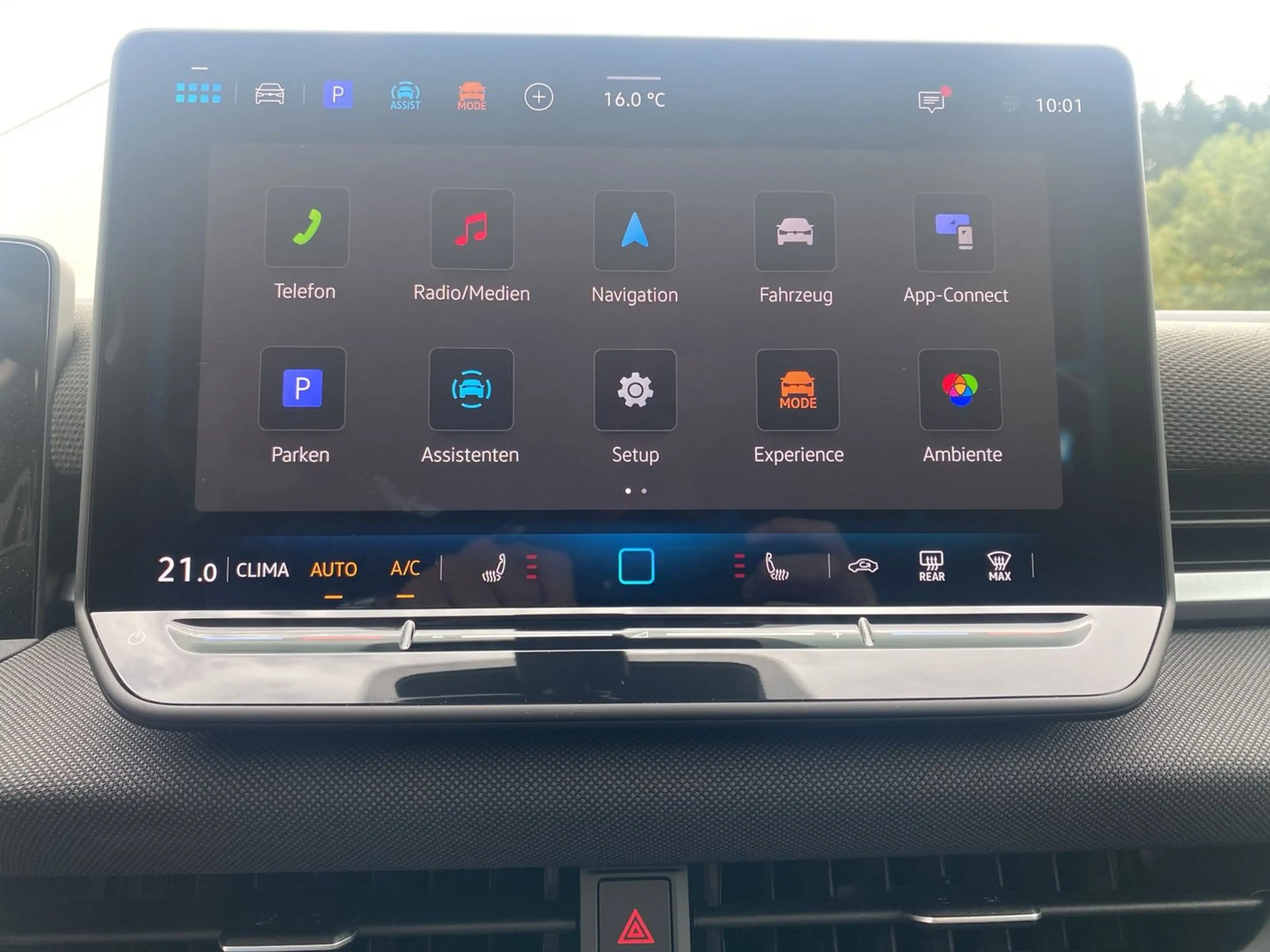 Volkswagen T-Roc Life eTSI DSG — photo 15