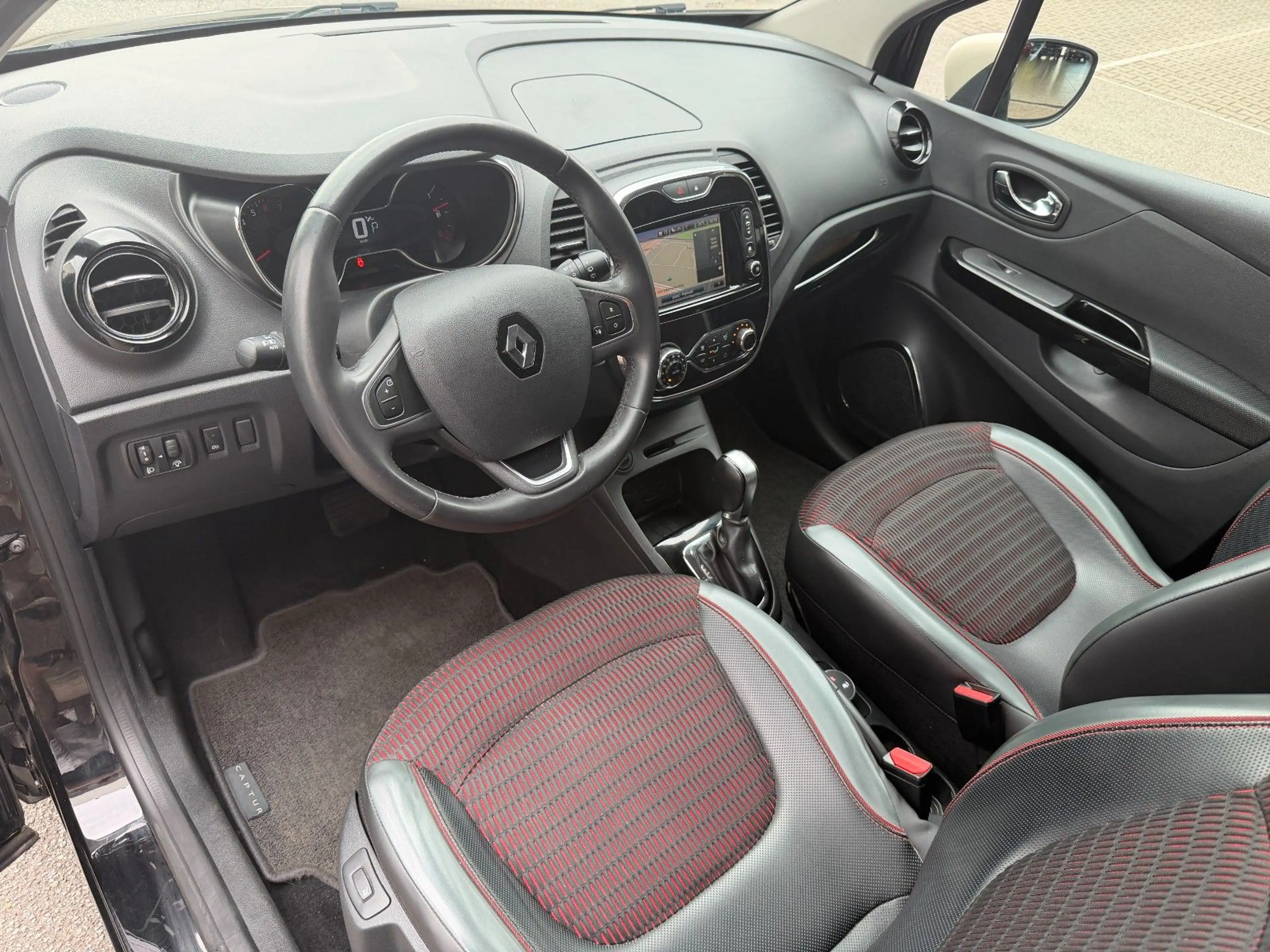 Renault Captur 1.2 TCe 120 Energy/Automatik/Navi/Kamera — photo 11
