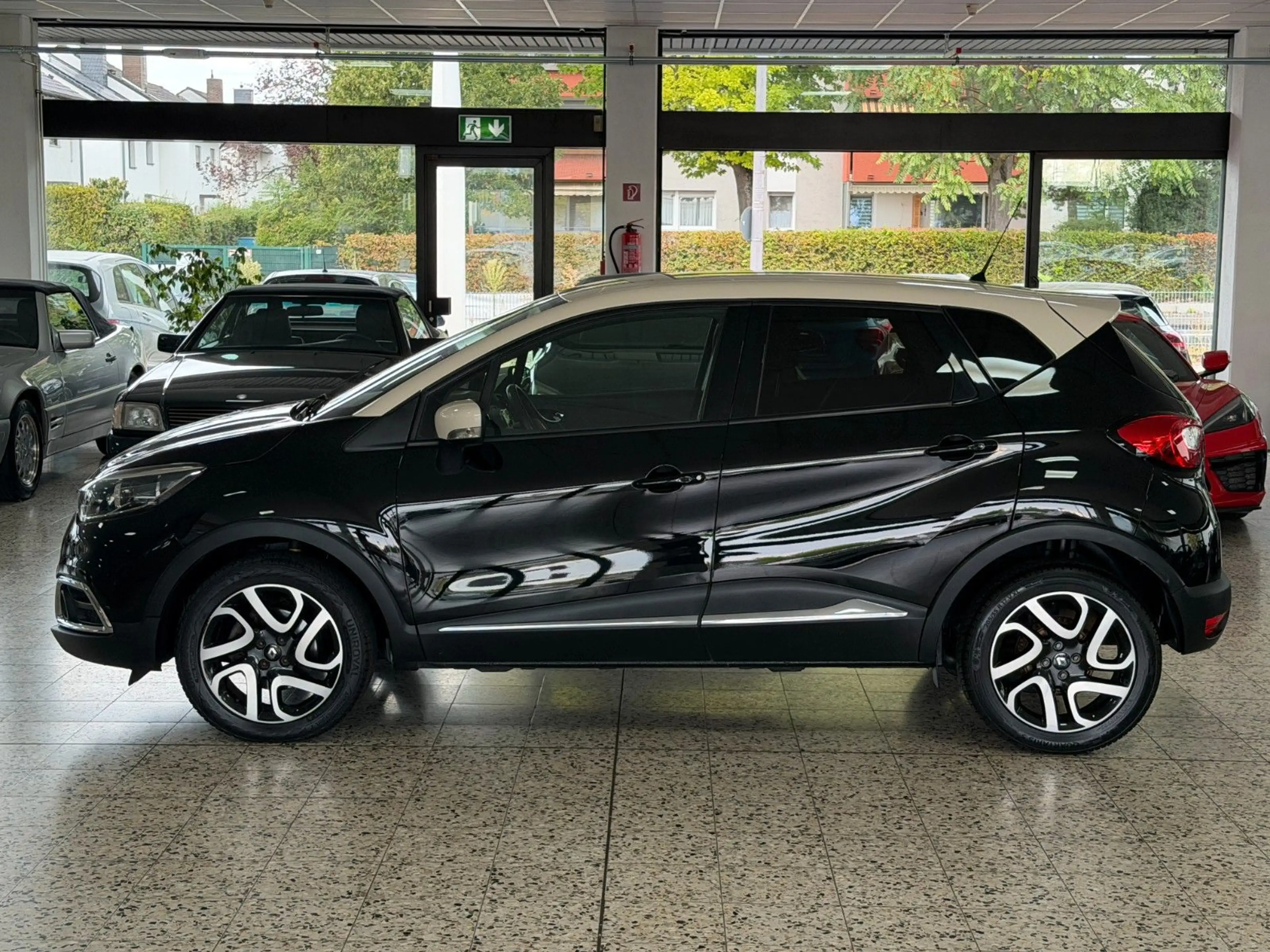 Renault Captur 1.2 TCe 120 Energy/Automatik/Navi/Kamera — photo 6