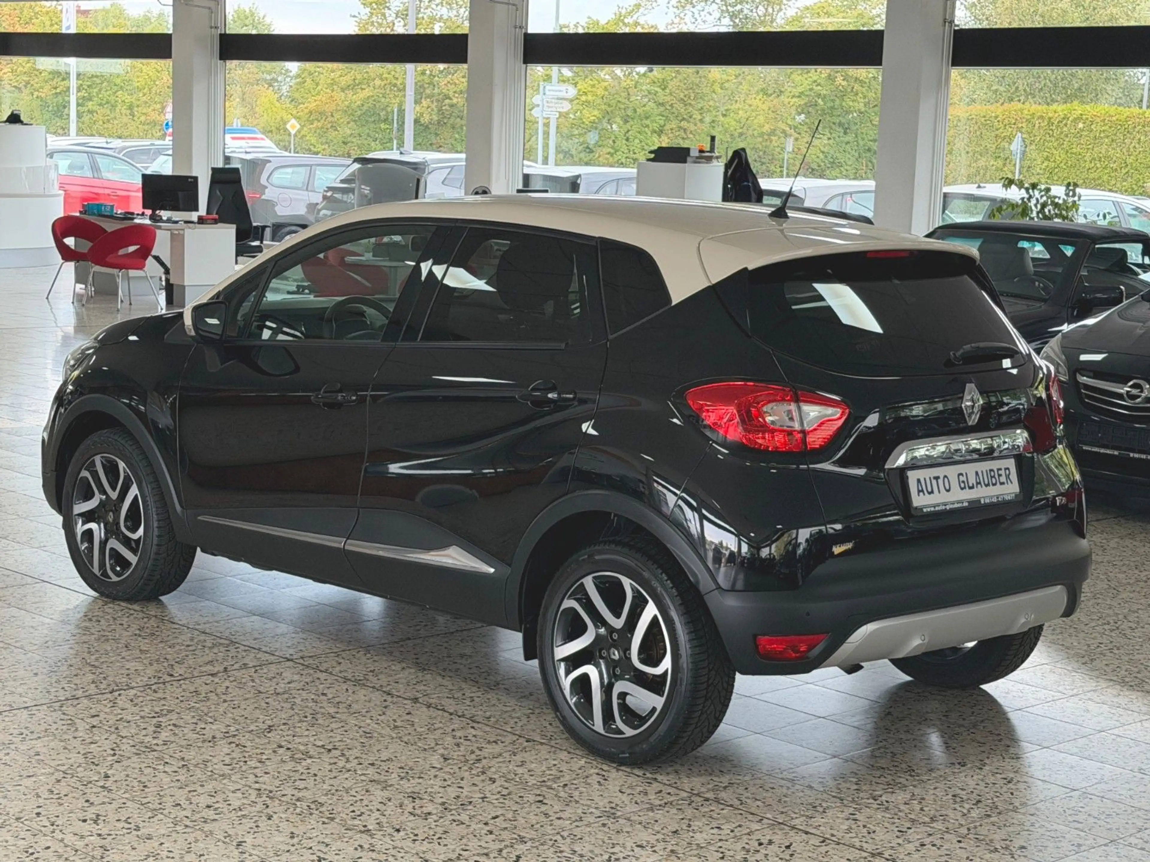 Renault Captur 1.2 TCe 120 Energy/Automatik/Navi/Kamera — photo 2