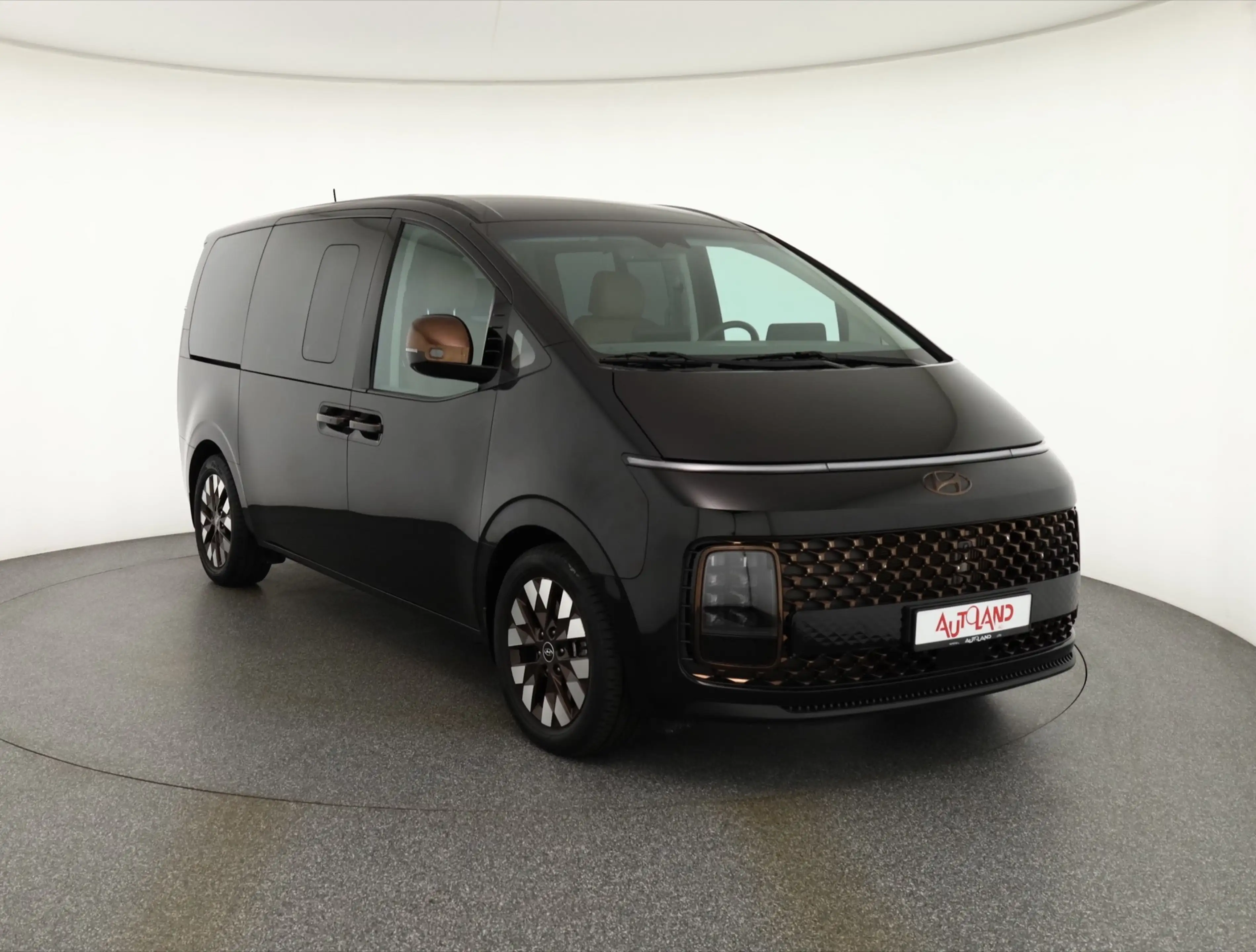 Hyundai STARIA 2.2 CRDI 4WD Signature AHK 7-Sitzer Bose — photo 8