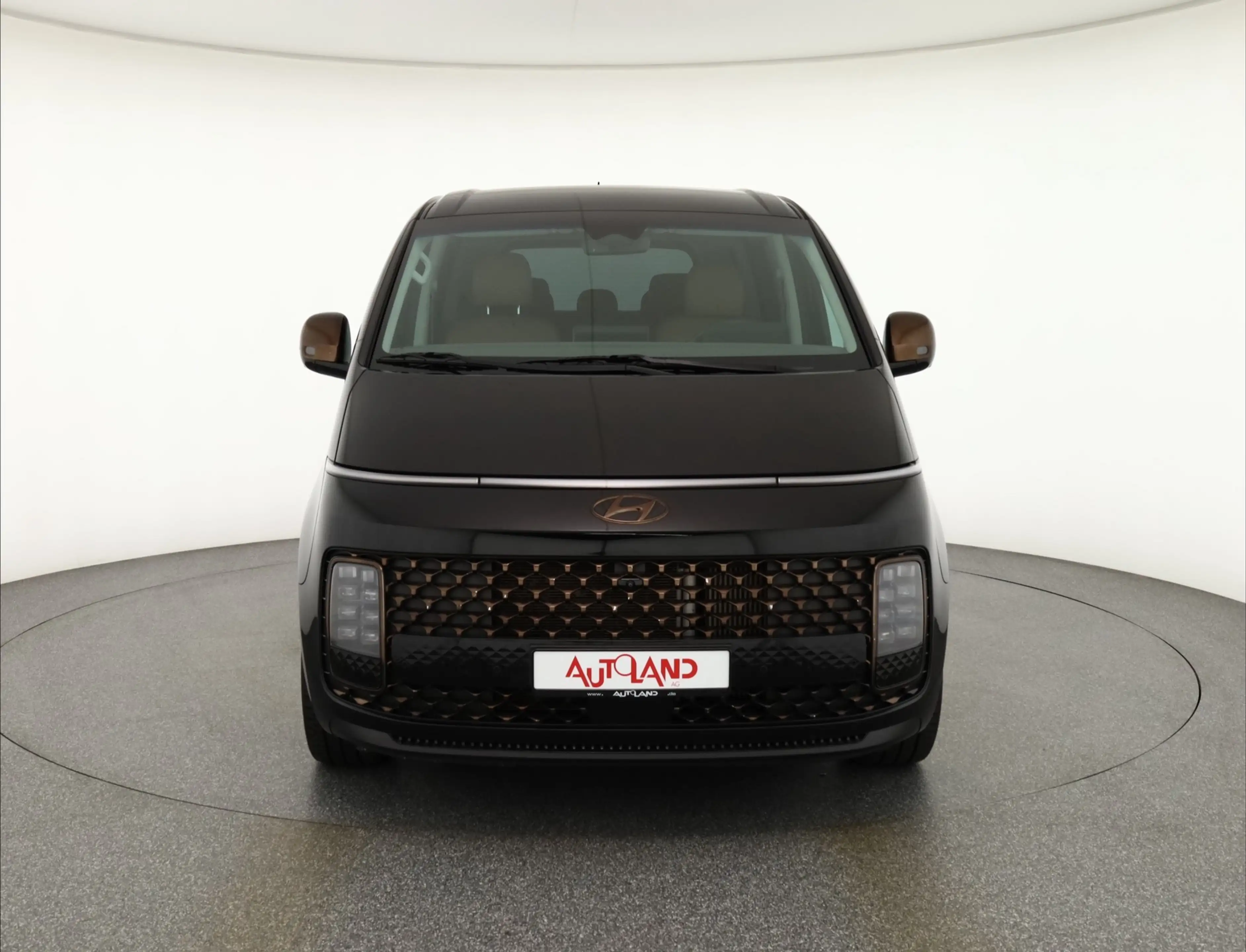 Hyundai STARIA 2.2 CRDI 4WD Signature AHK 7-Sitzer Bose — photo 9