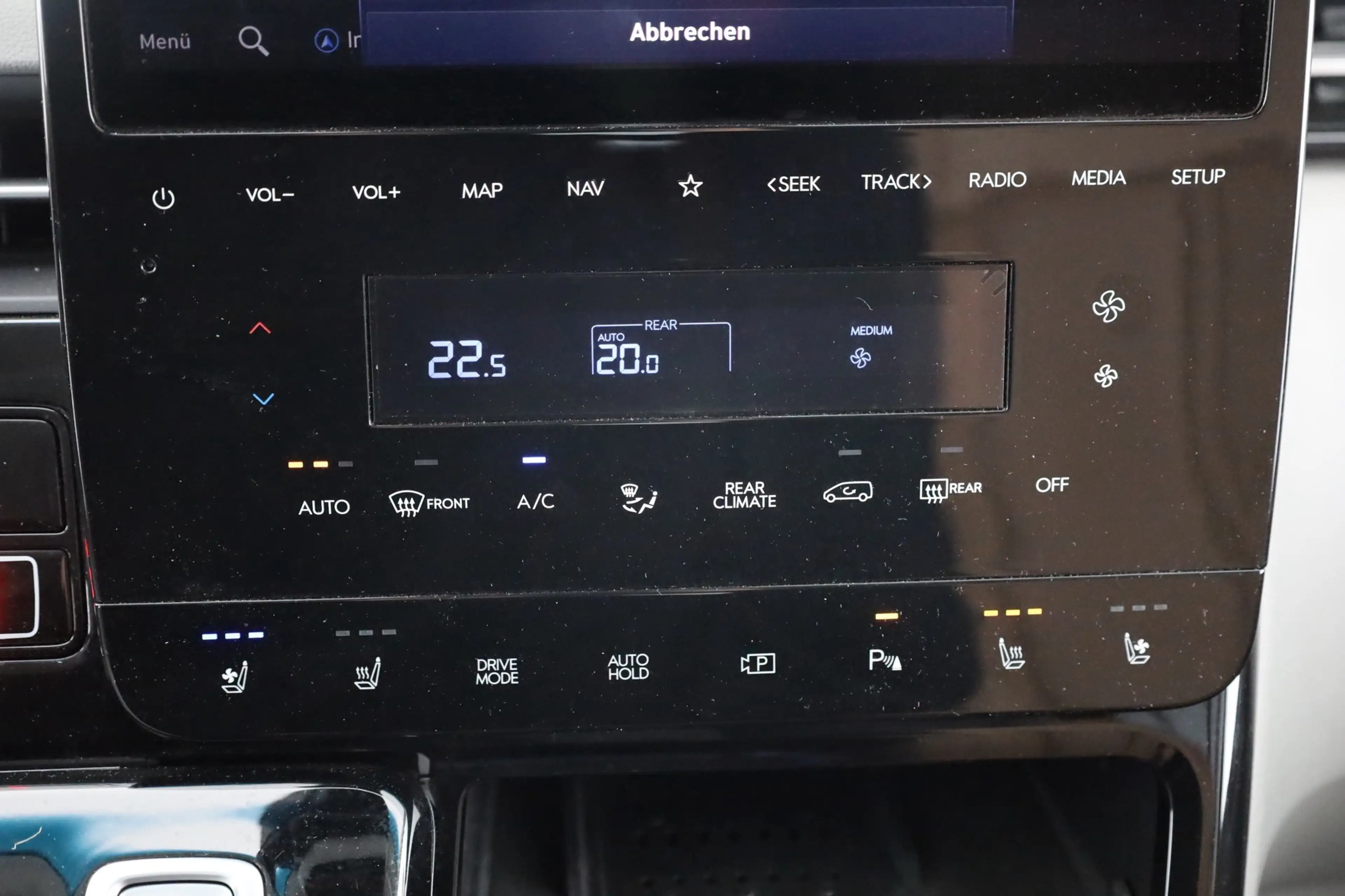 Hyundai STARIA 2.2 CRDI 4WD Signature AHK 7-Sitzer Bose — photo 13