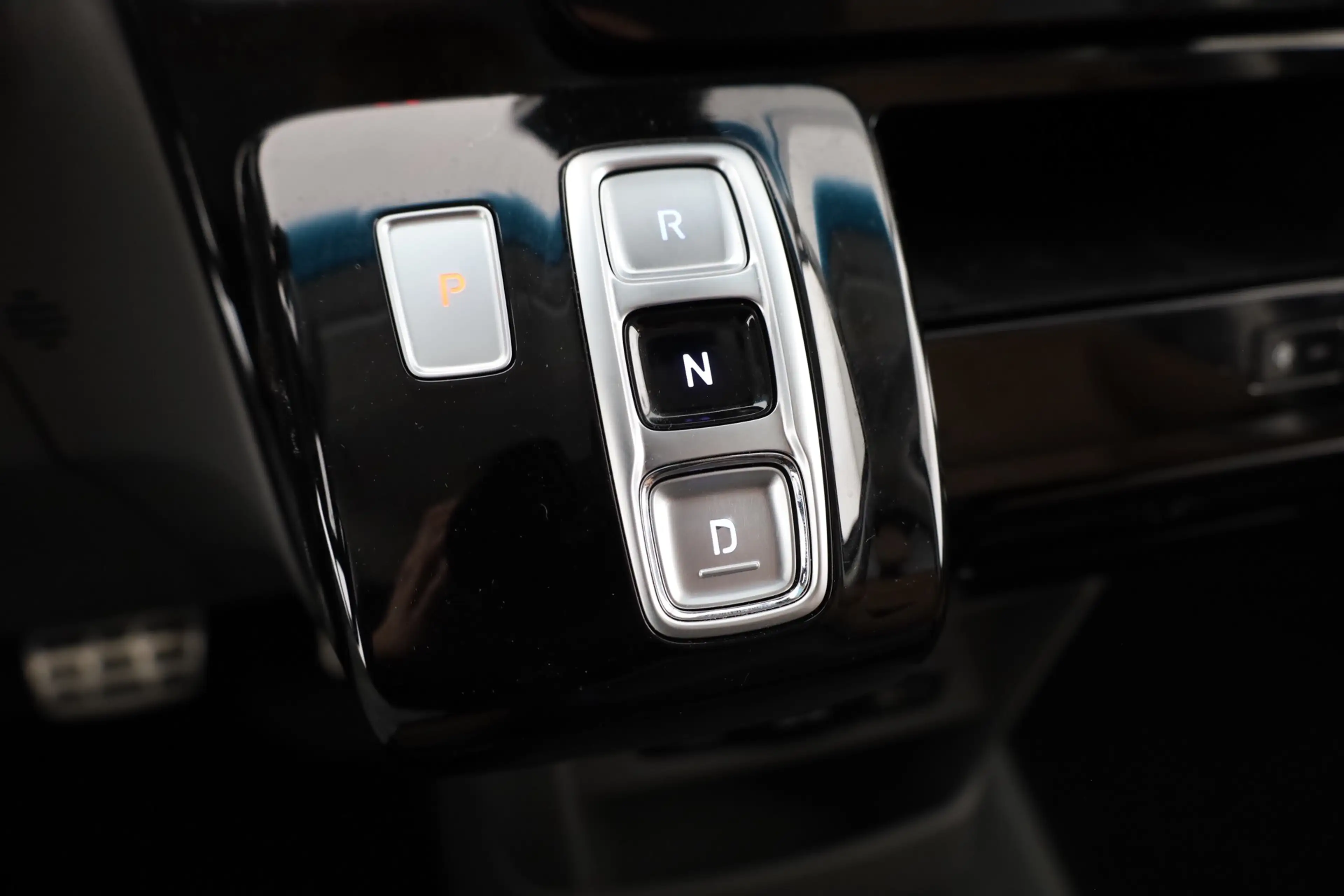 Hyundai STARIA 2.2 CRDI 4WD Signature AHK 7-Sitzer Bose — photo 14