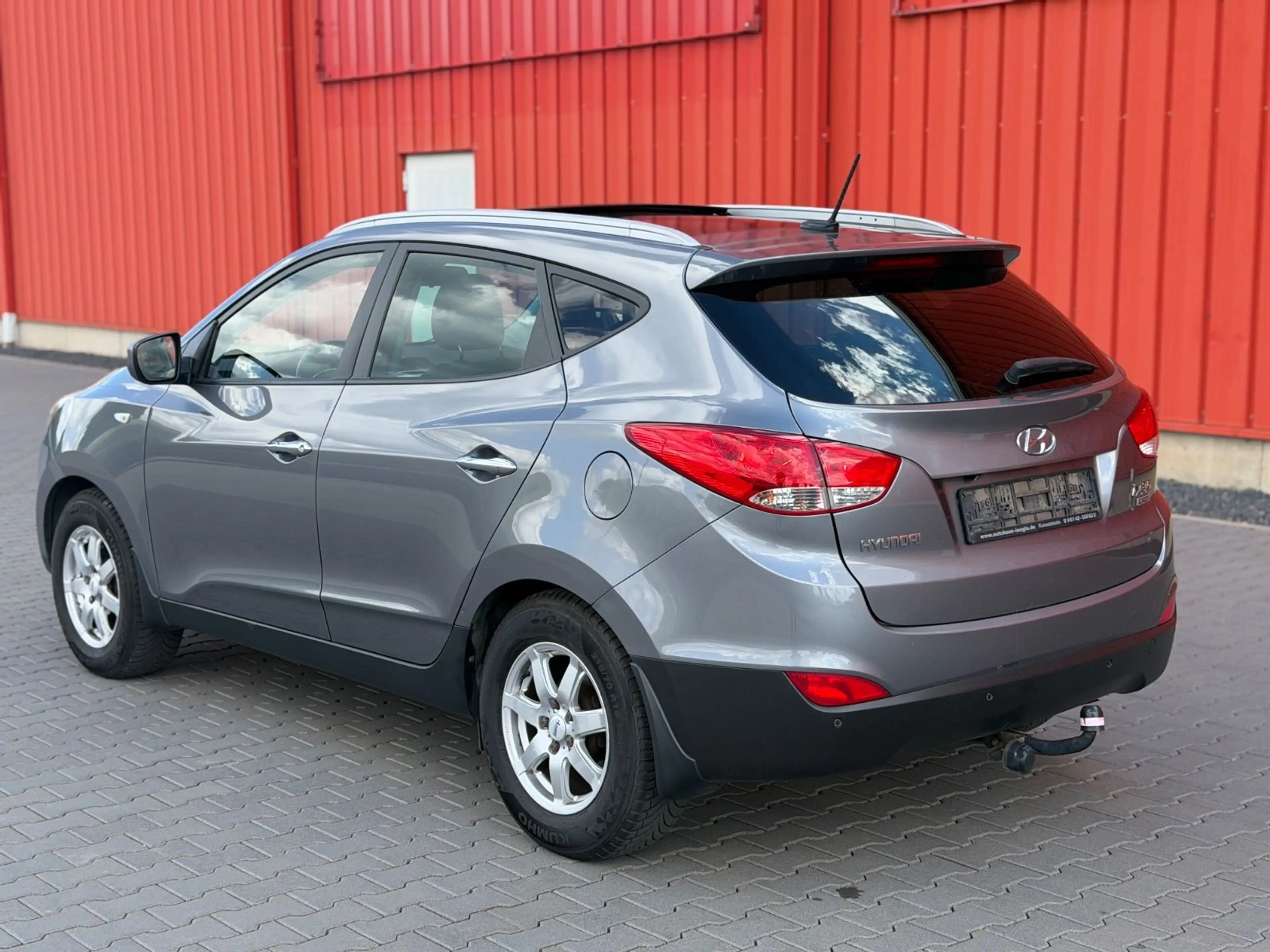 Hyundai iX35 4x4 Automatik Xenon Navi Leder Pano AHK PDC — photo 3