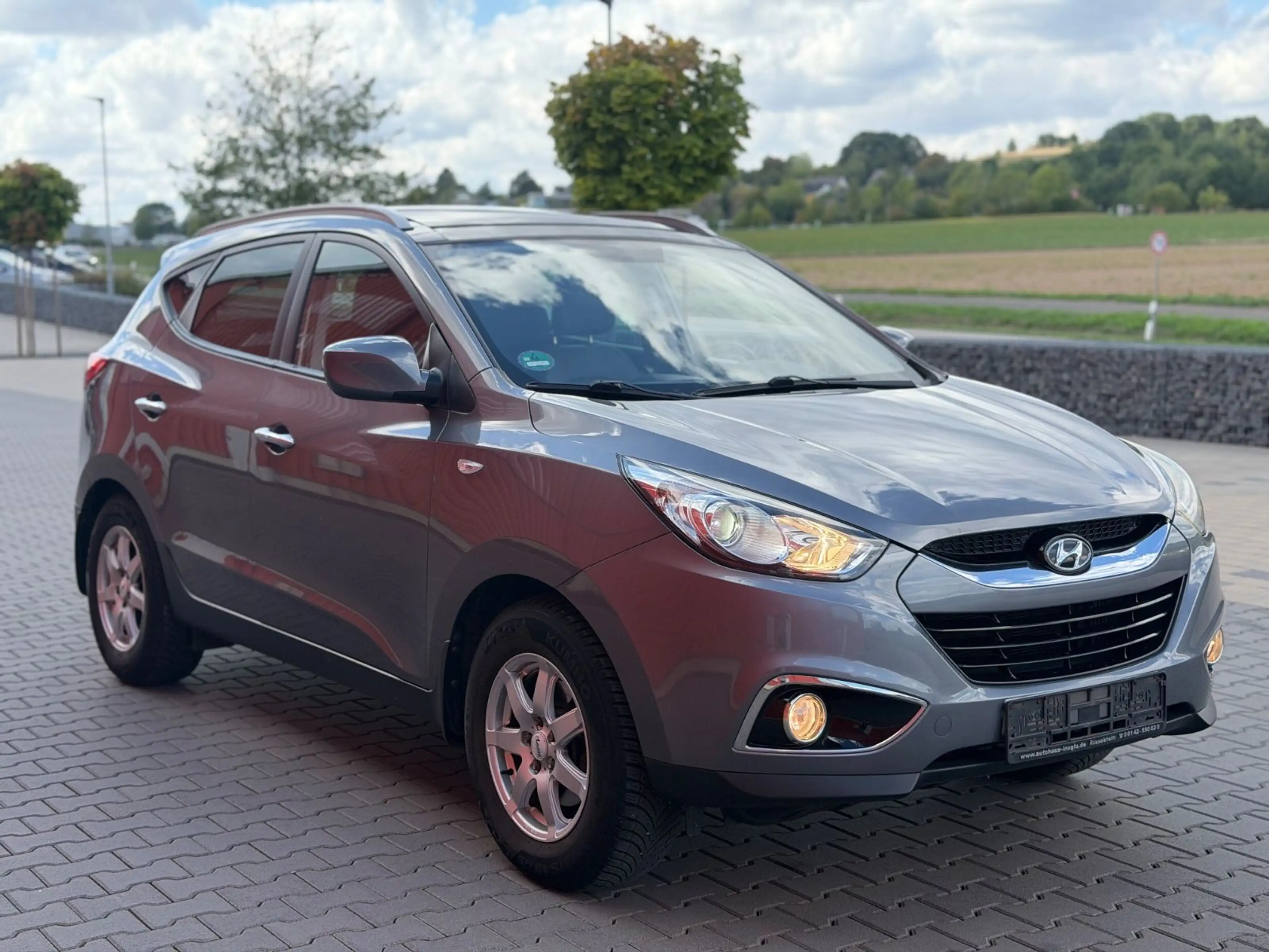 Hyundai iX35 4x4 Automatik Xenon Navi Leder Pano AHK PDC — photo 9