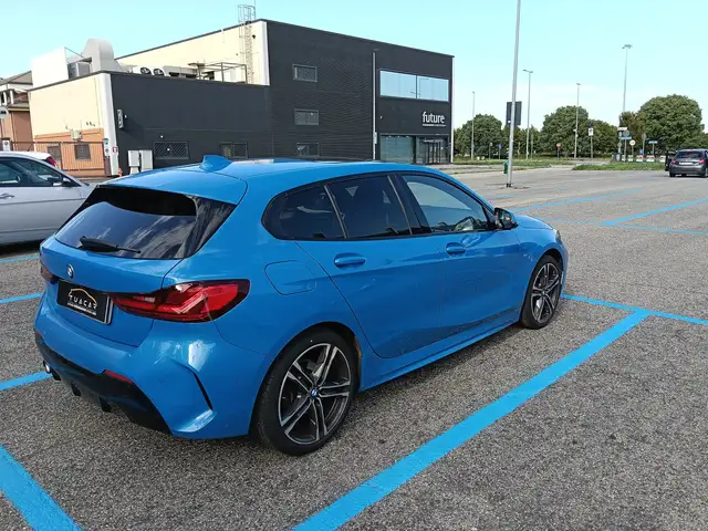 BMW 1 Series view 5
