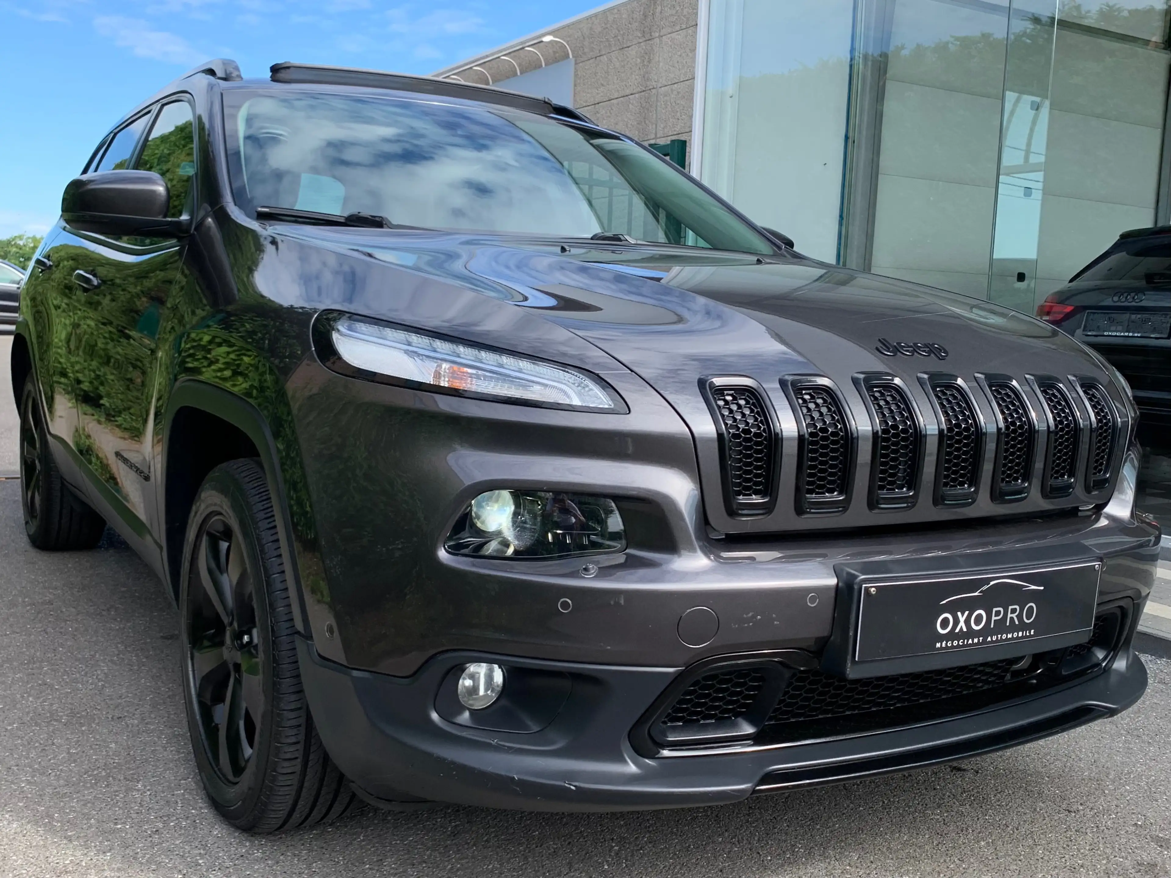 Jeep Cherokee 2.2D 200CV / 4x4 / Boite Auto / FULL OPTIONS / — photo 4
