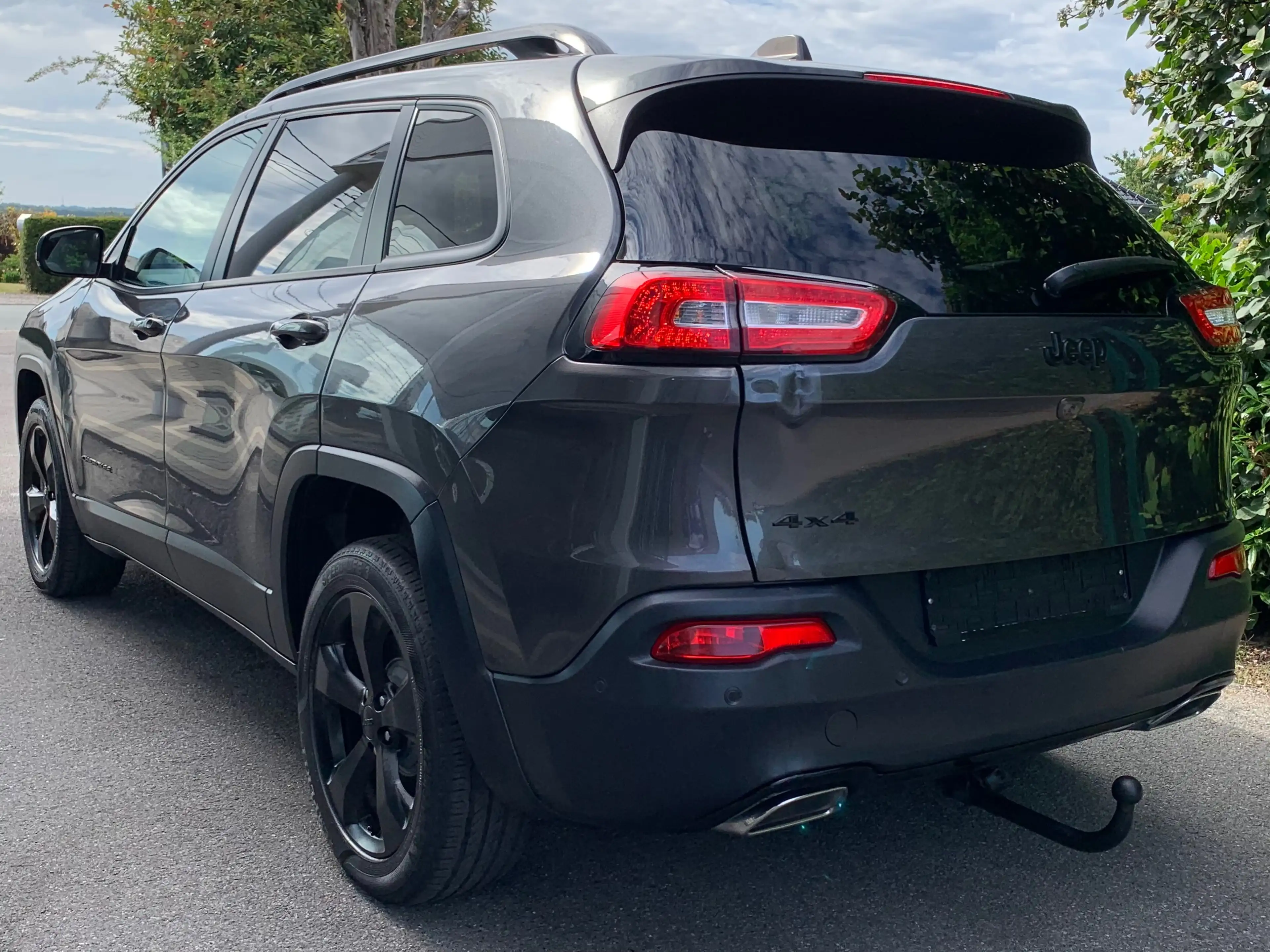 Jeep Cherokee 2.2D 200CV / 4x4 / Boite Auto / FULL OPTIONS / — photo 9