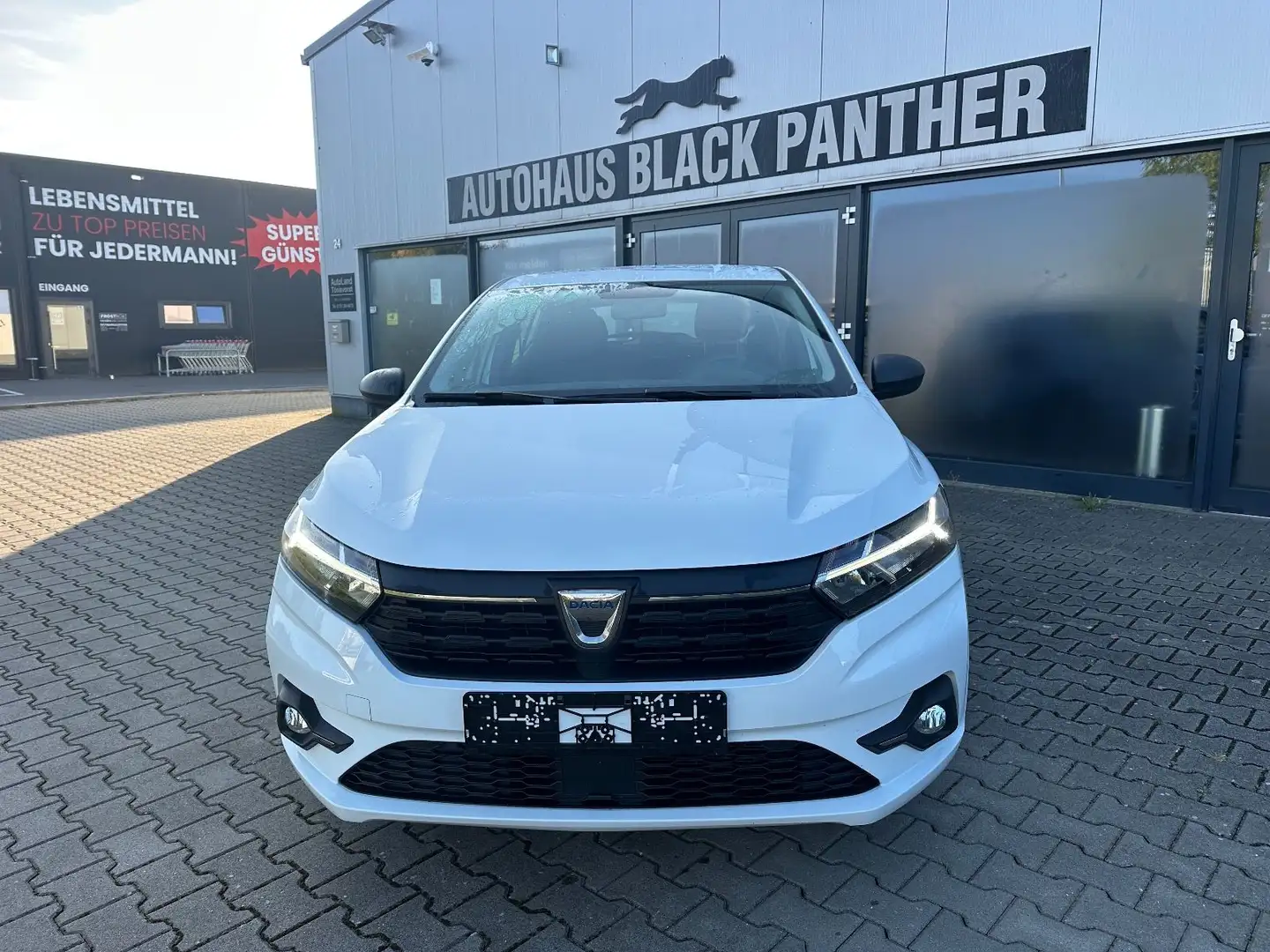 Dacia Sandero III Essential Modell 2022 1Hand Klima Weiß - 1