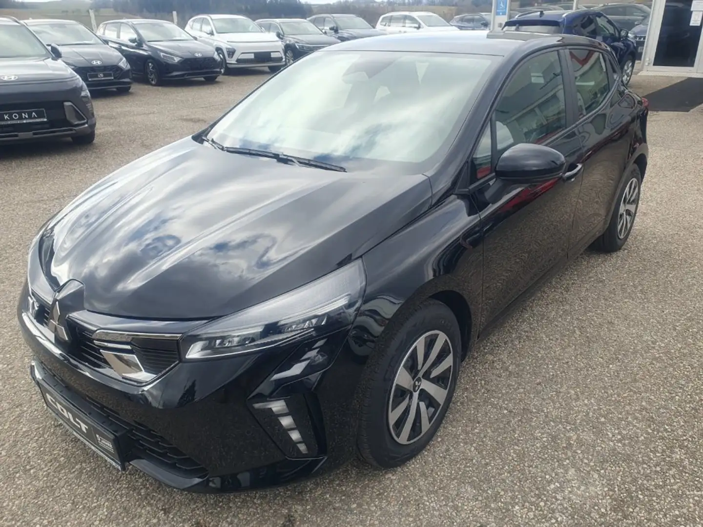 Mitsubishi Colt 1,6 HEV Invite S+C AT 25 Schwarz - 1