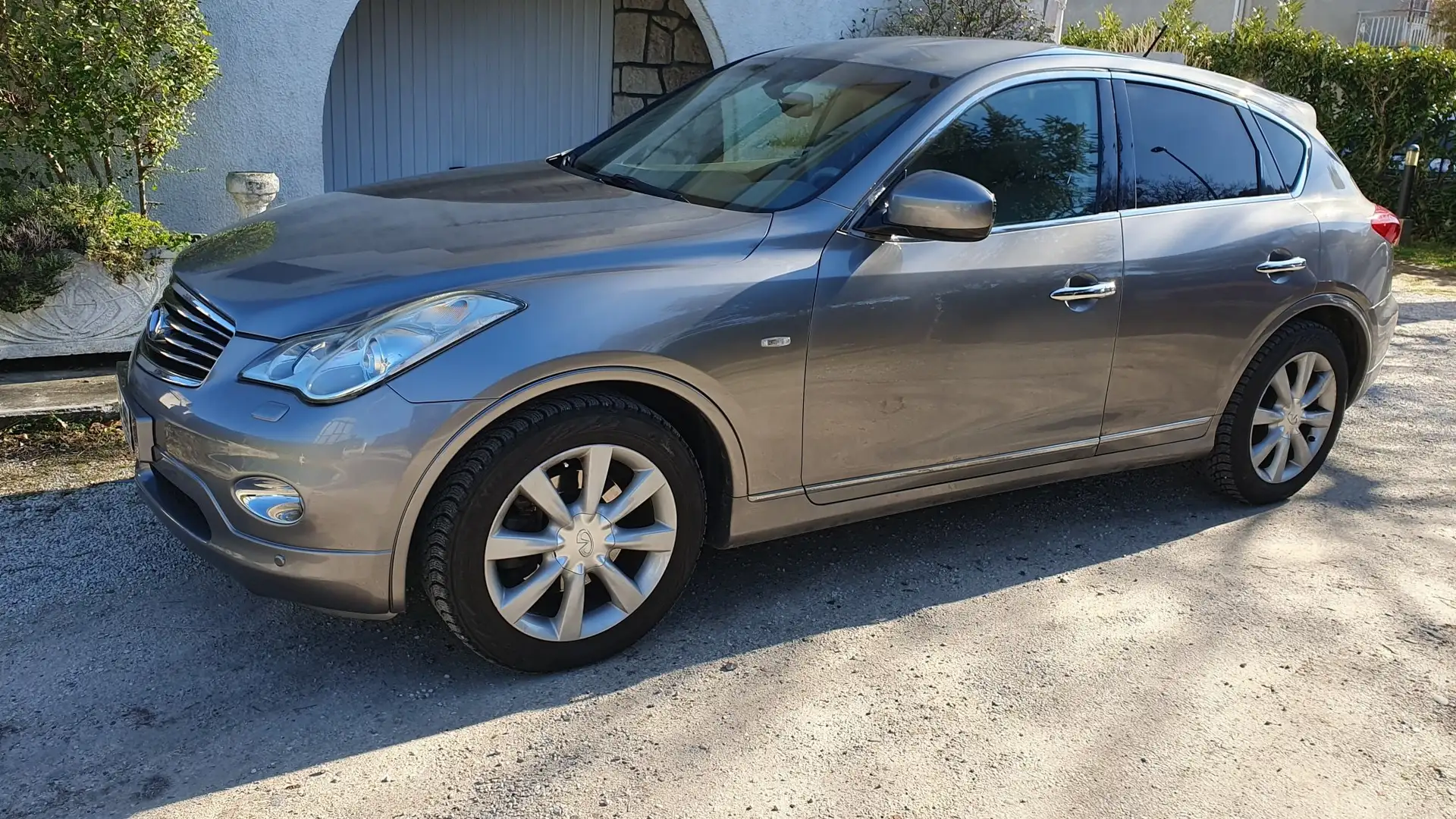 Infiniti EX37 3.7 V6 GT 320ch 104900km dossier Xenon Bluetooth Gris - 2