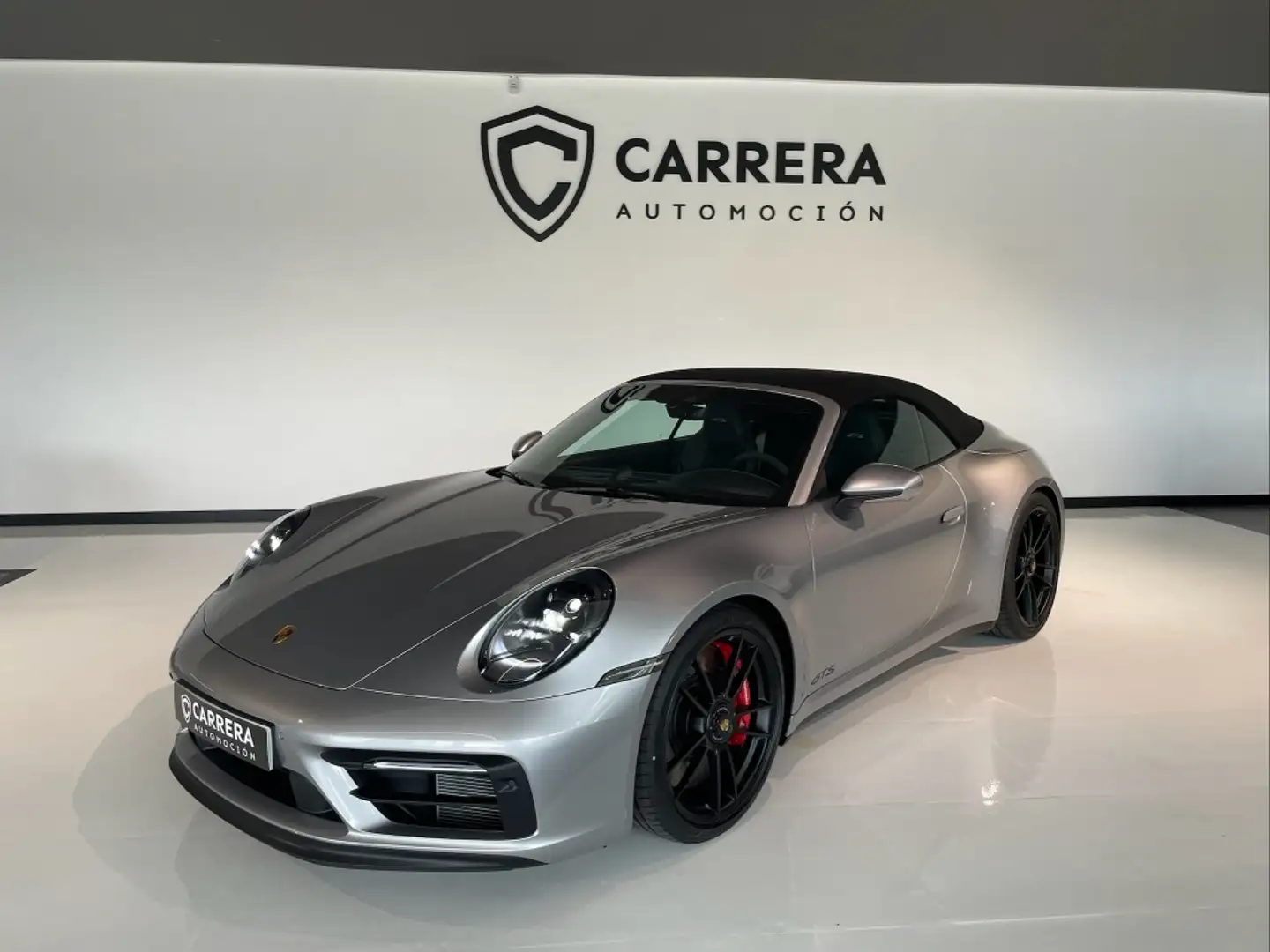 Porsche 992 Carrera 4 GTS Cabriolet PDK Gris - 1