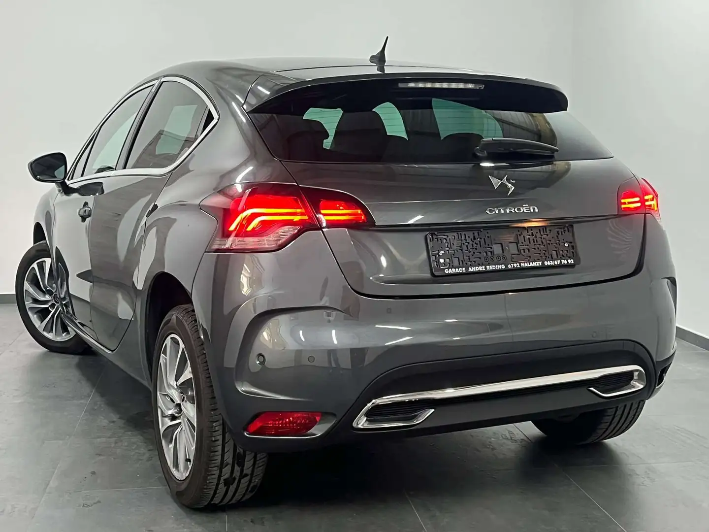 Citroen DS4 DS4 2.0 HDi - Airco - Navi - Xenon - Carnet Gris - 2